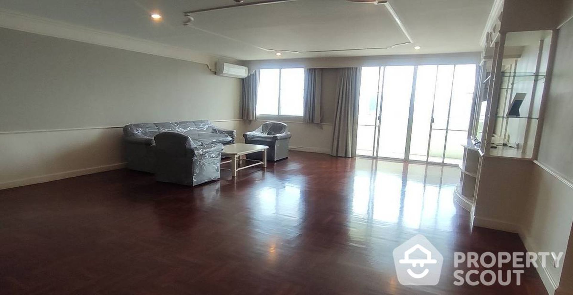 Condominium in Watthana, Krung Thep Maha Nakhon 11952229