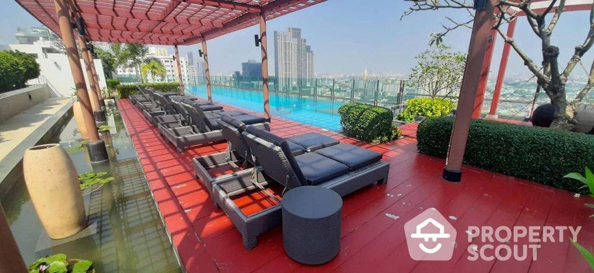 Condominium in Phra Khanong, Krung Thep Maha Nakhon 11952351