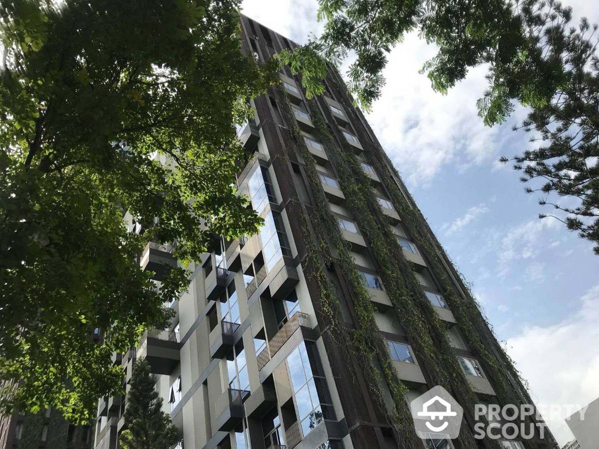 Condominium in Khlong Toei, Krung Thep Maha Nakhon 11952377