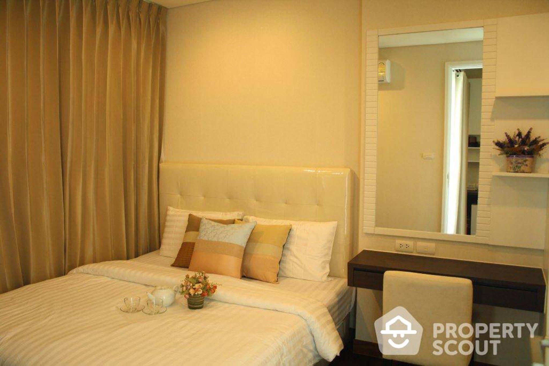 Condominium in Watthana, Krung Thep Maha Nakhon 11952493