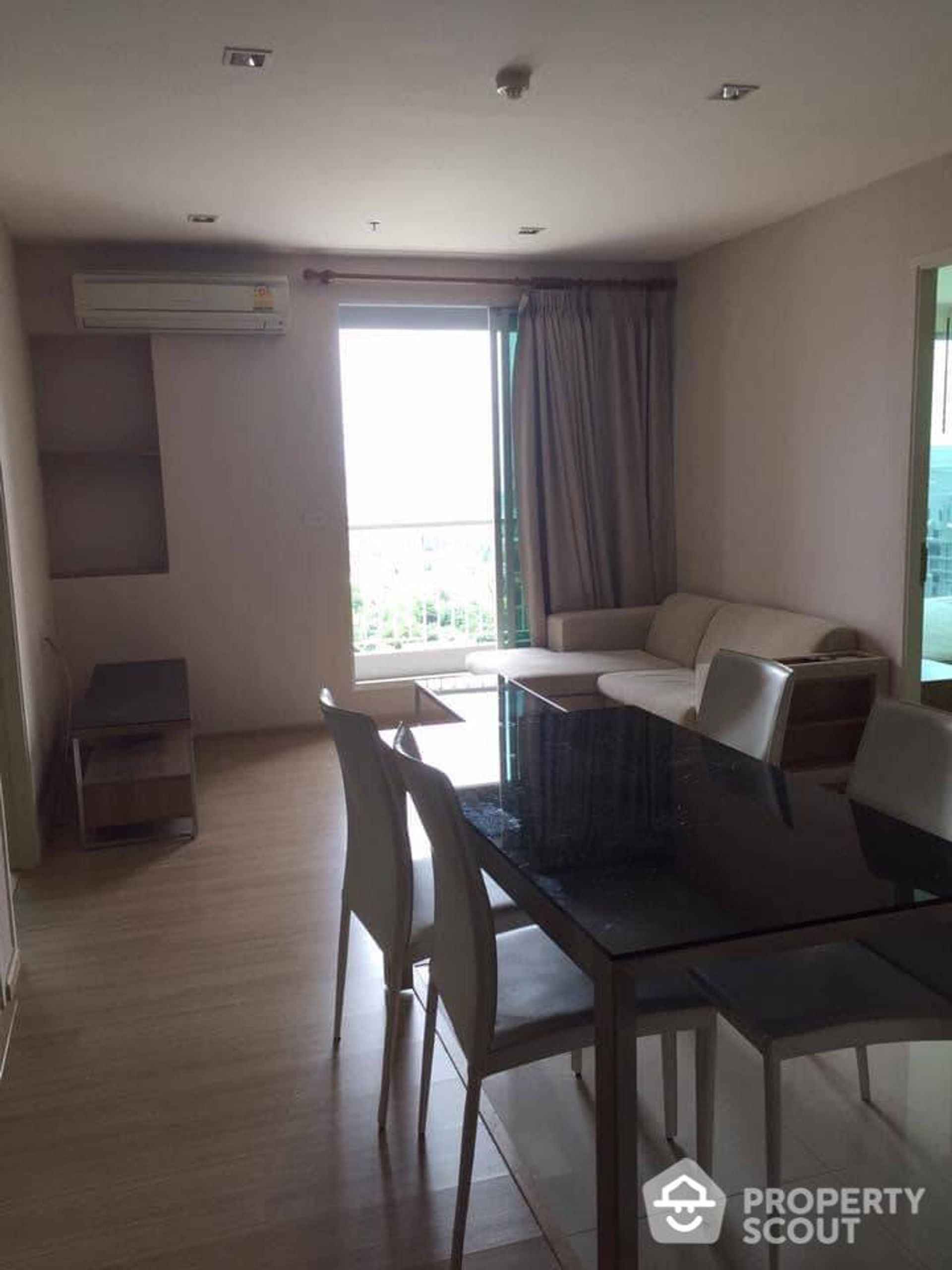 Condominium in Phra Khanong, Krung Thep Maha Nakhon 11952879