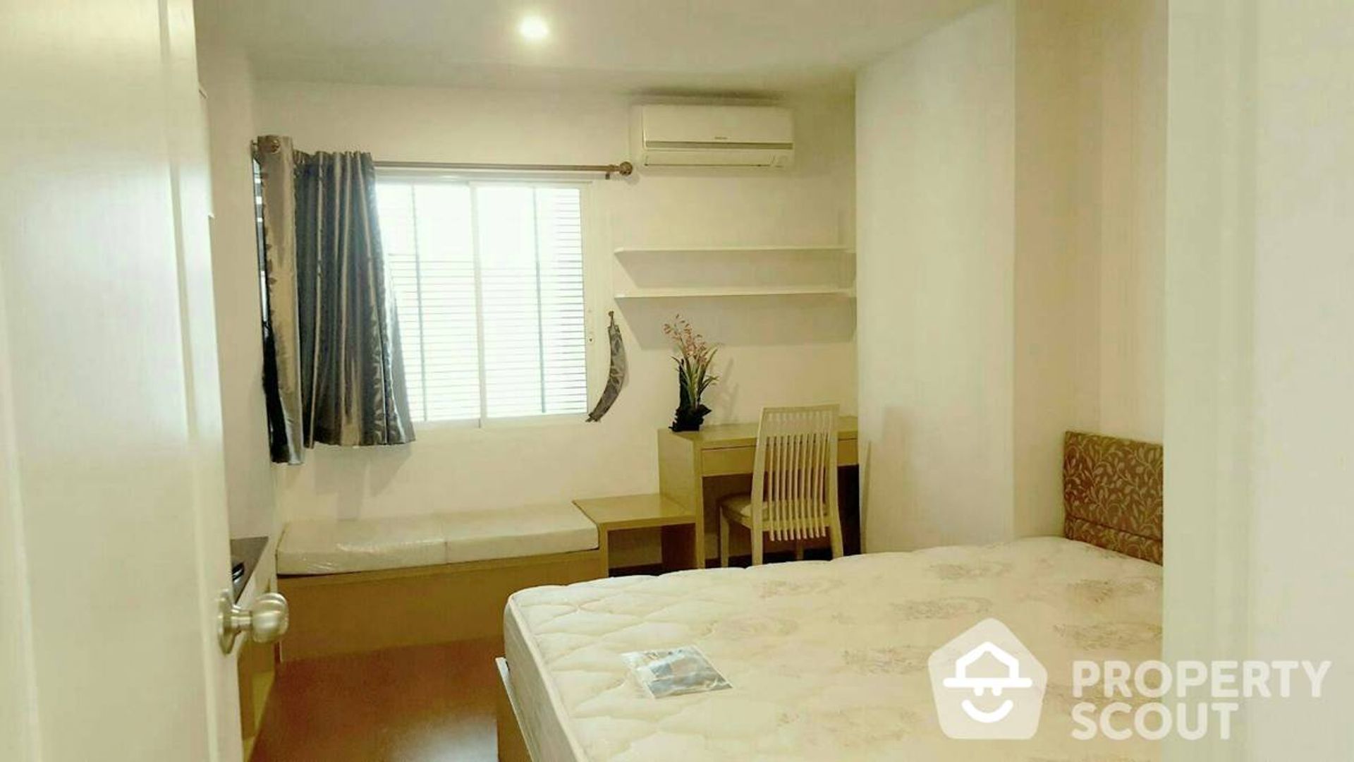 Condominium in Phra Khanong, Krung Thep Maha Nakhon 11952945