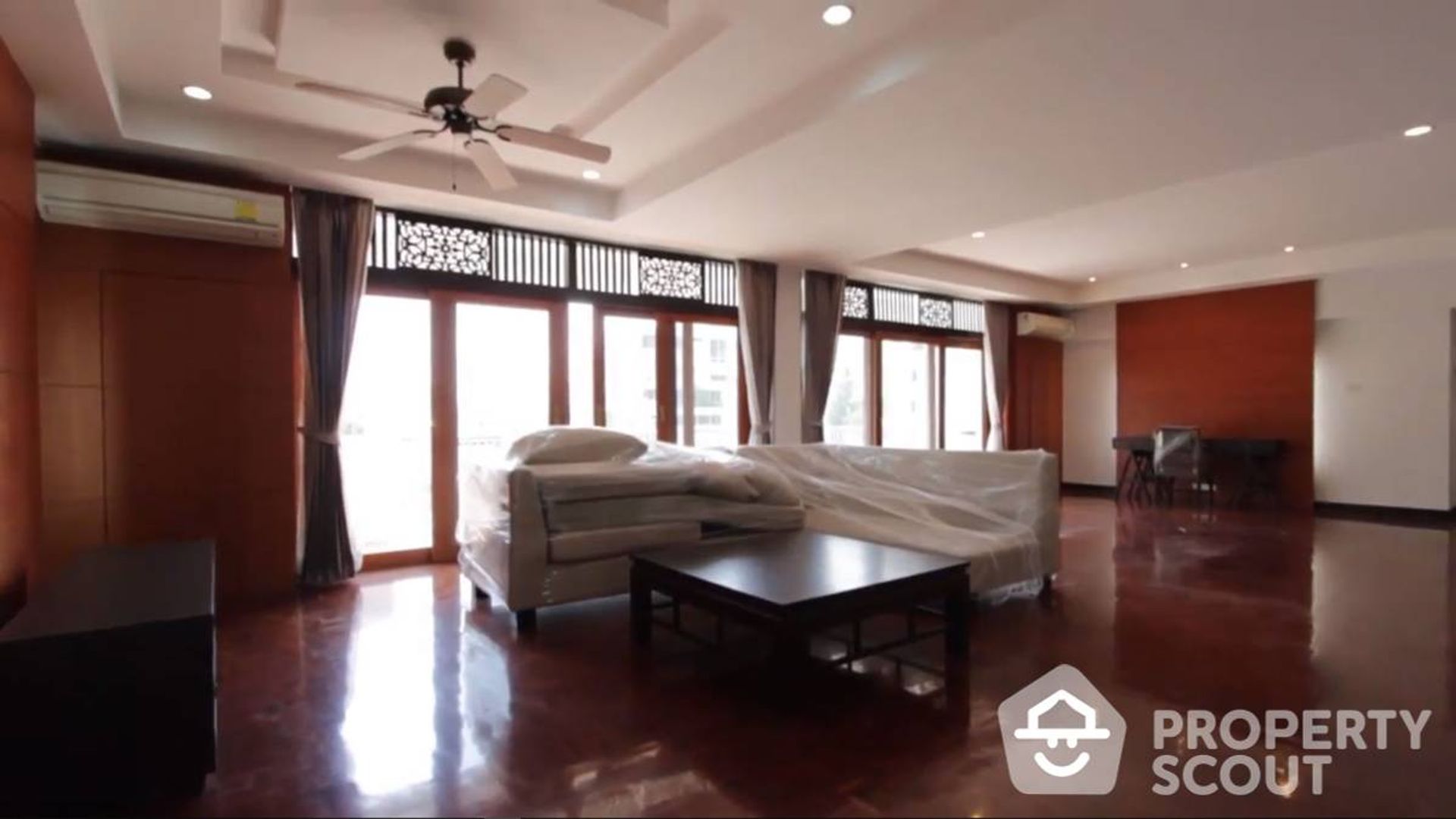 Condominium in Sathon, Krung Thep Maha Nakhon 11952966