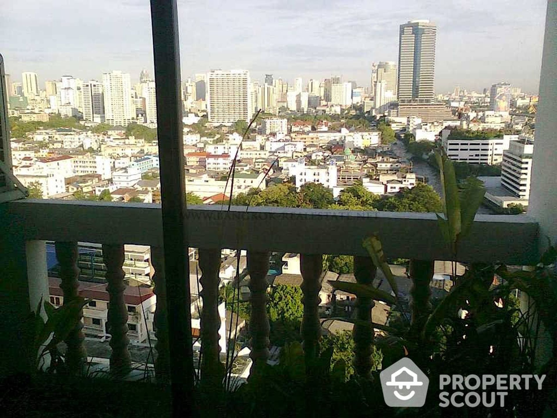 Condominium in Watthana, Krung Thep Maha Nakhon 11952987