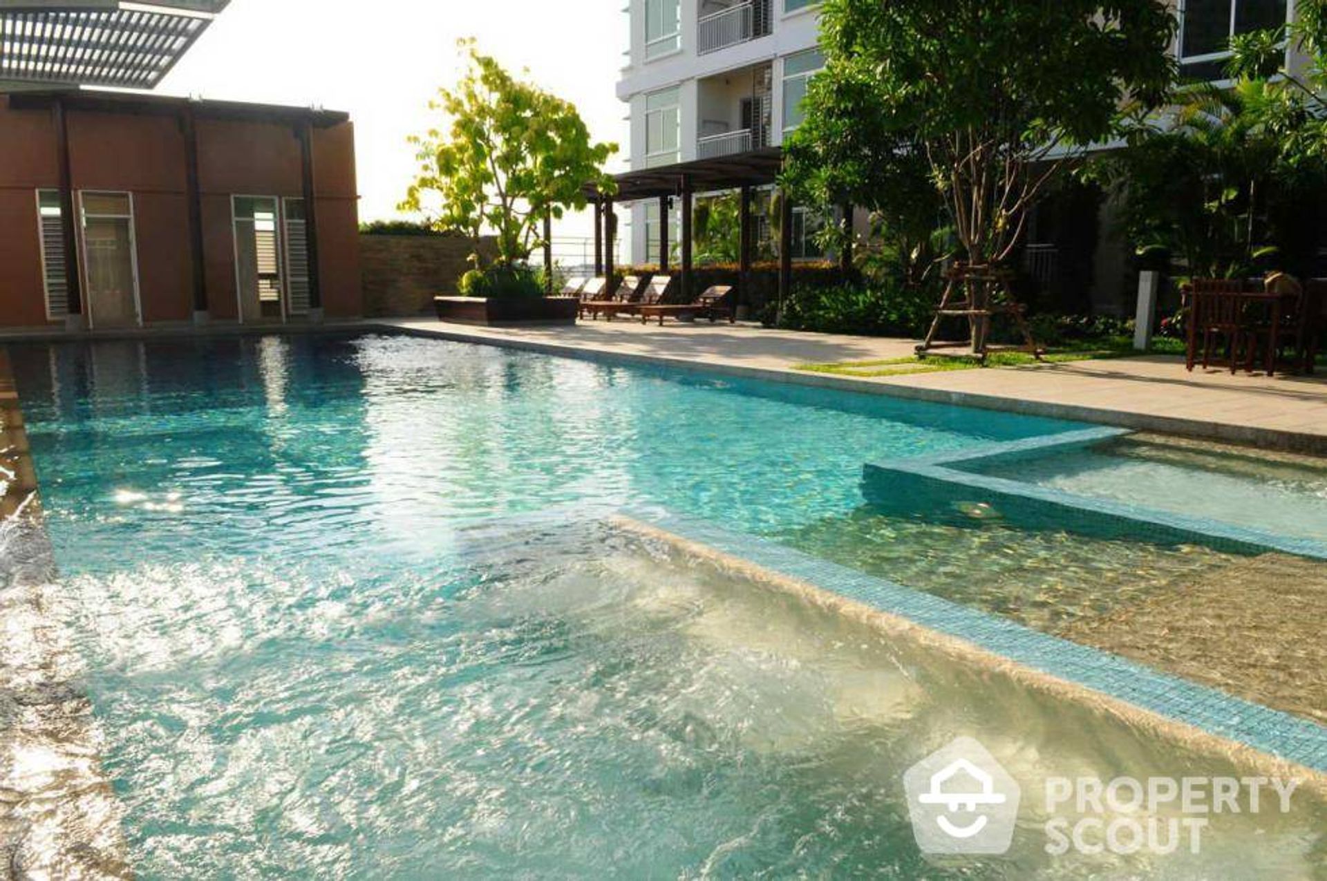 Condominio en Phra Khanong, Krung Thep Maha Nakhon 11953051