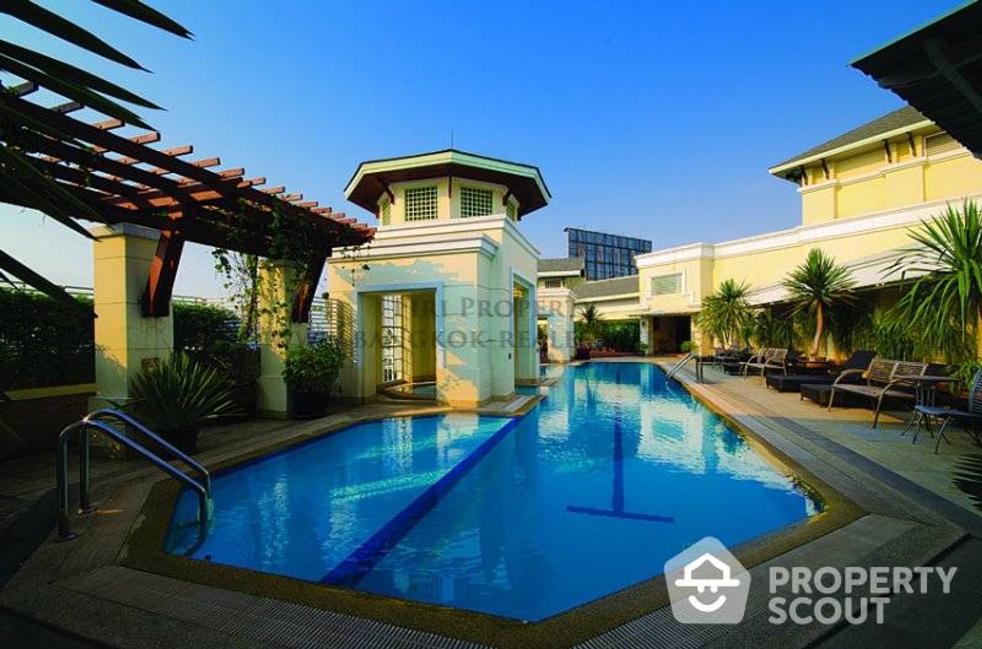 Condominium dans Phra Khanong, Krung Thep Maha Nakhon 11953108