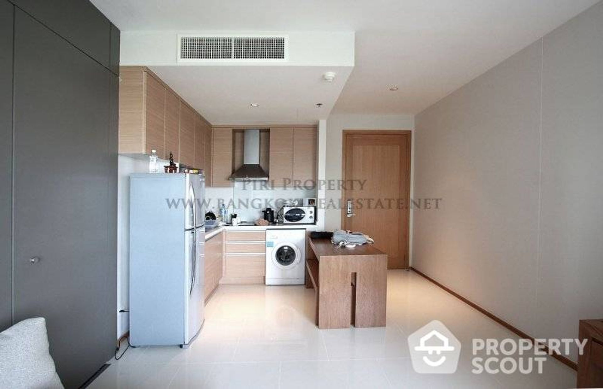 Condominium in Khlong Toei, Krung Thep Maha Nakhon 11953113