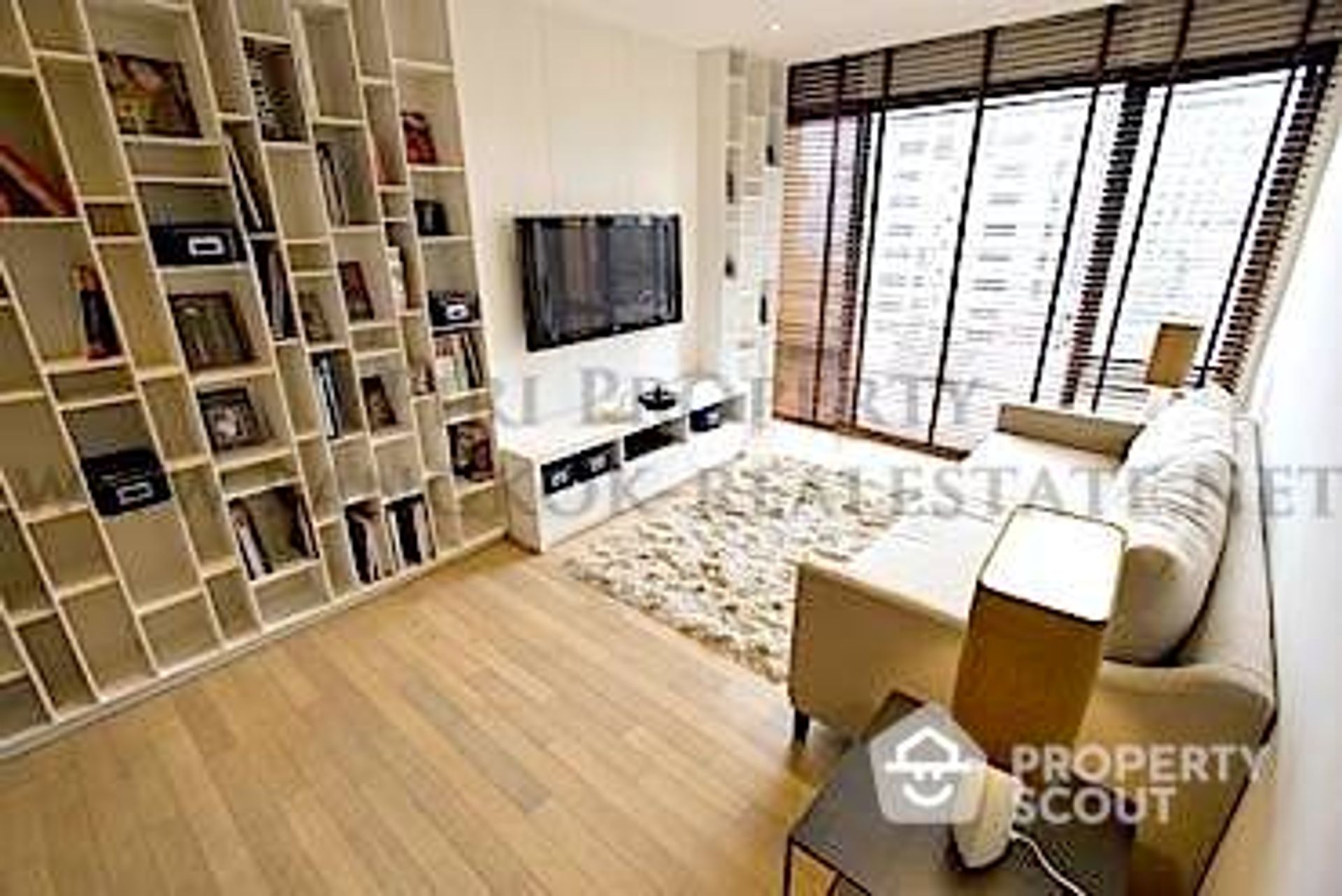 Condominium in Pathum Wan, Krung Thep Maha Nakhon 11953128