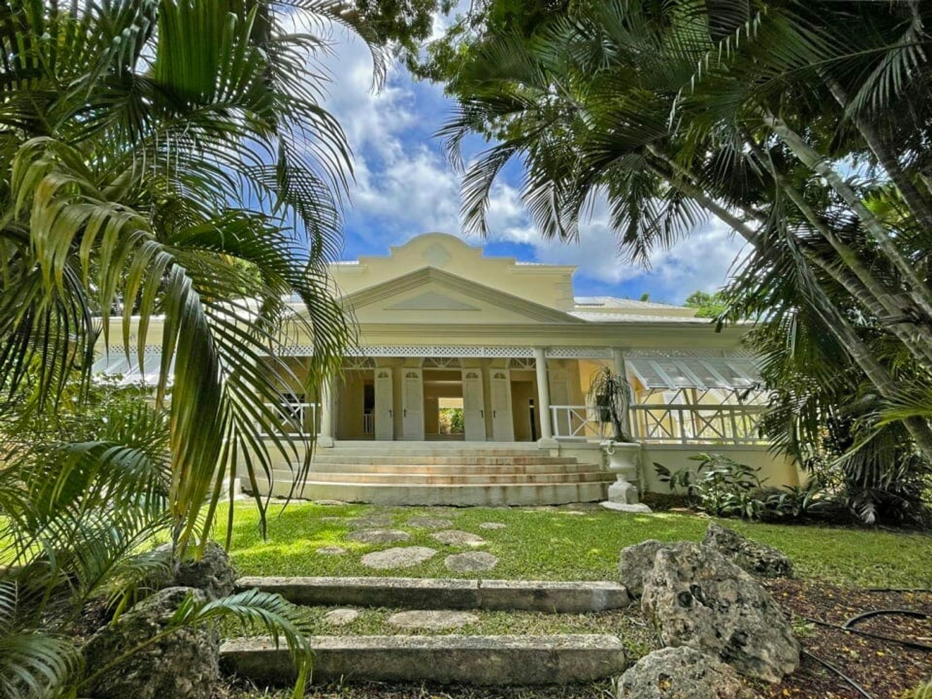 Rumah di Aula Putih, Santo Petrus 11954211