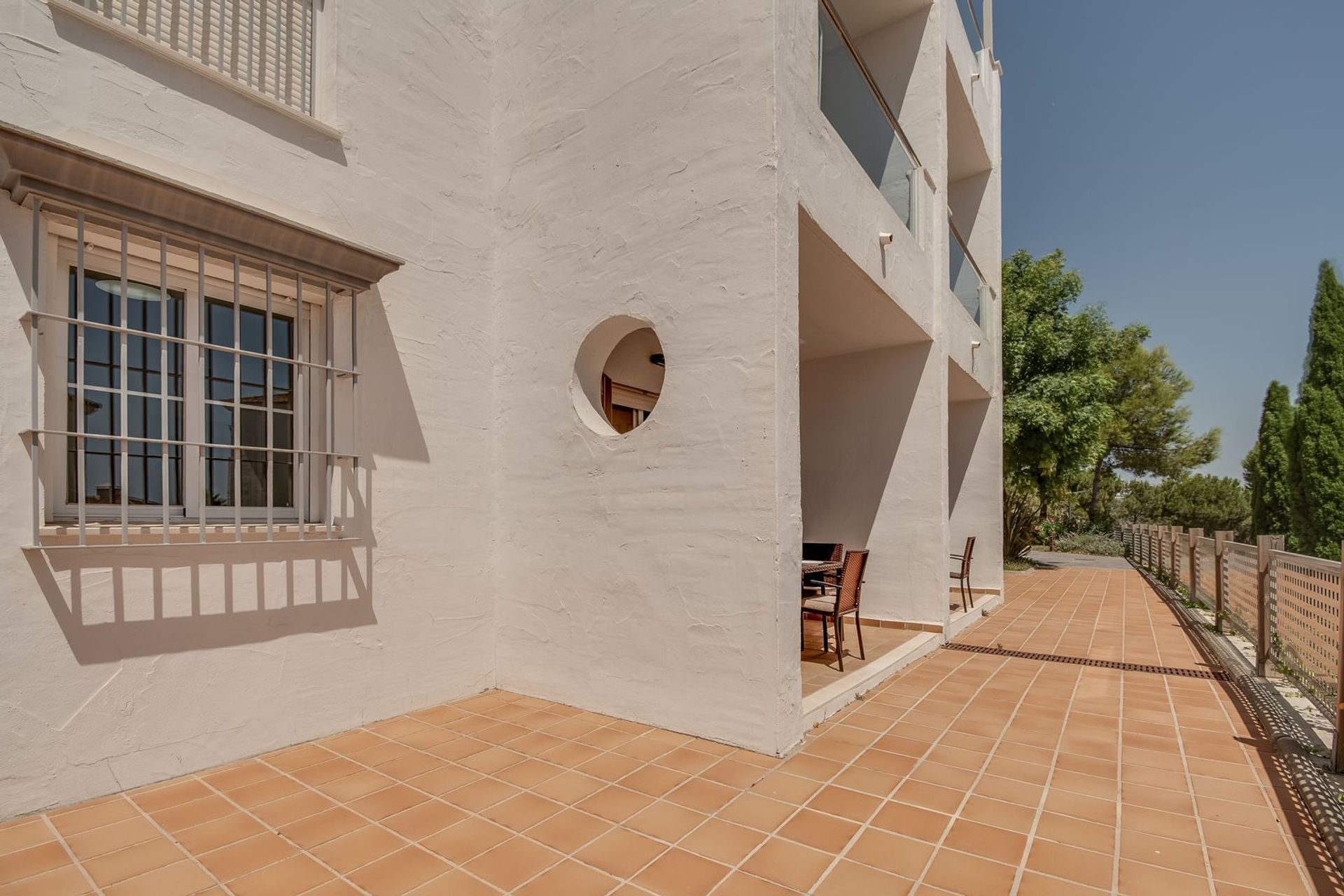 Condominium in Puerto de la Duquesa, Andalusia 11954465