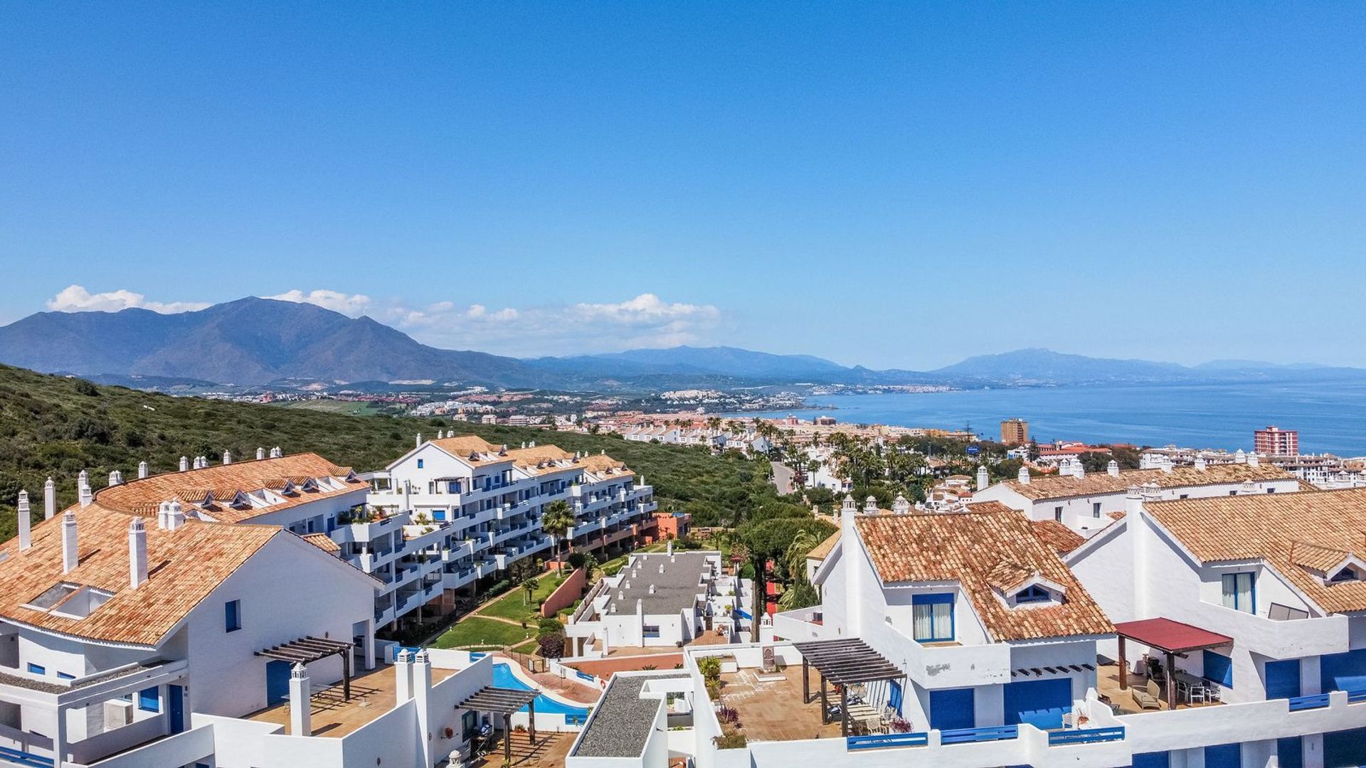 Osakehuoneisto sisään Puerto de la Duquesa, Andalusia 11954468