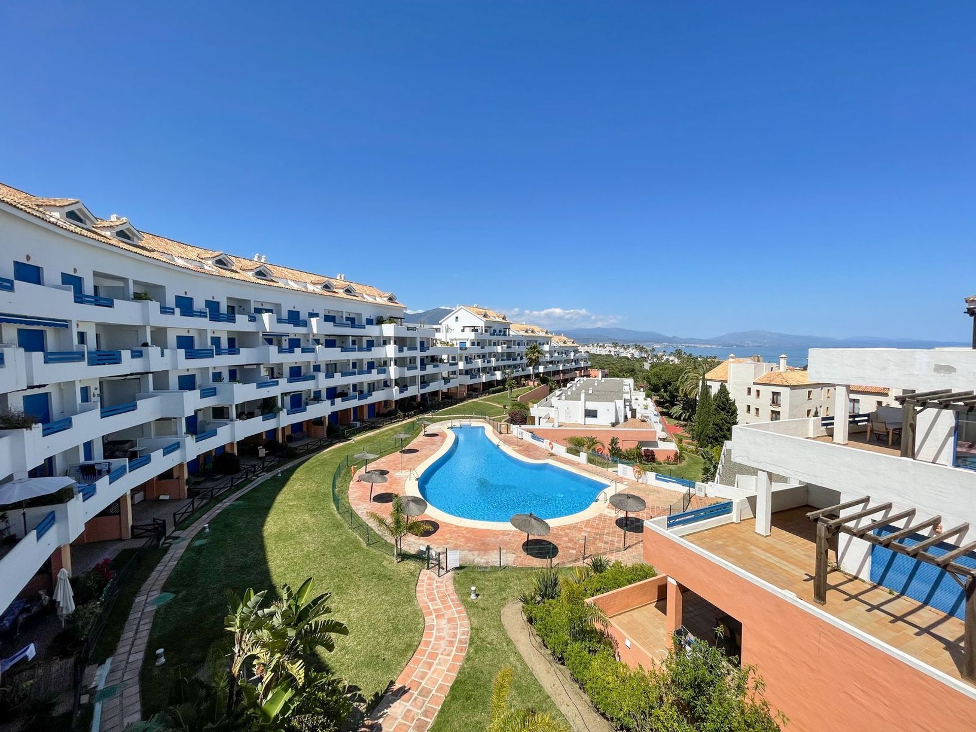 Condominium in Puerto de la Duquesa, Andalusia 11954468