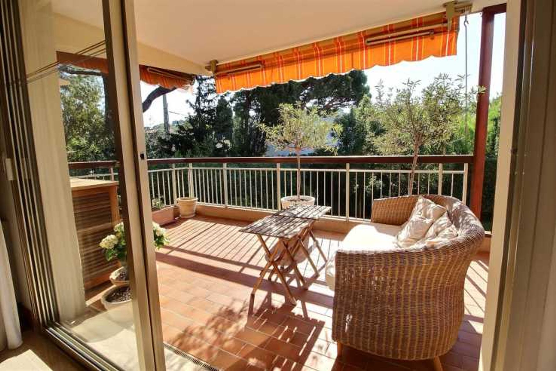 Condominium in Antibes, Provence-Alpes-Cote d'Azur 11956505