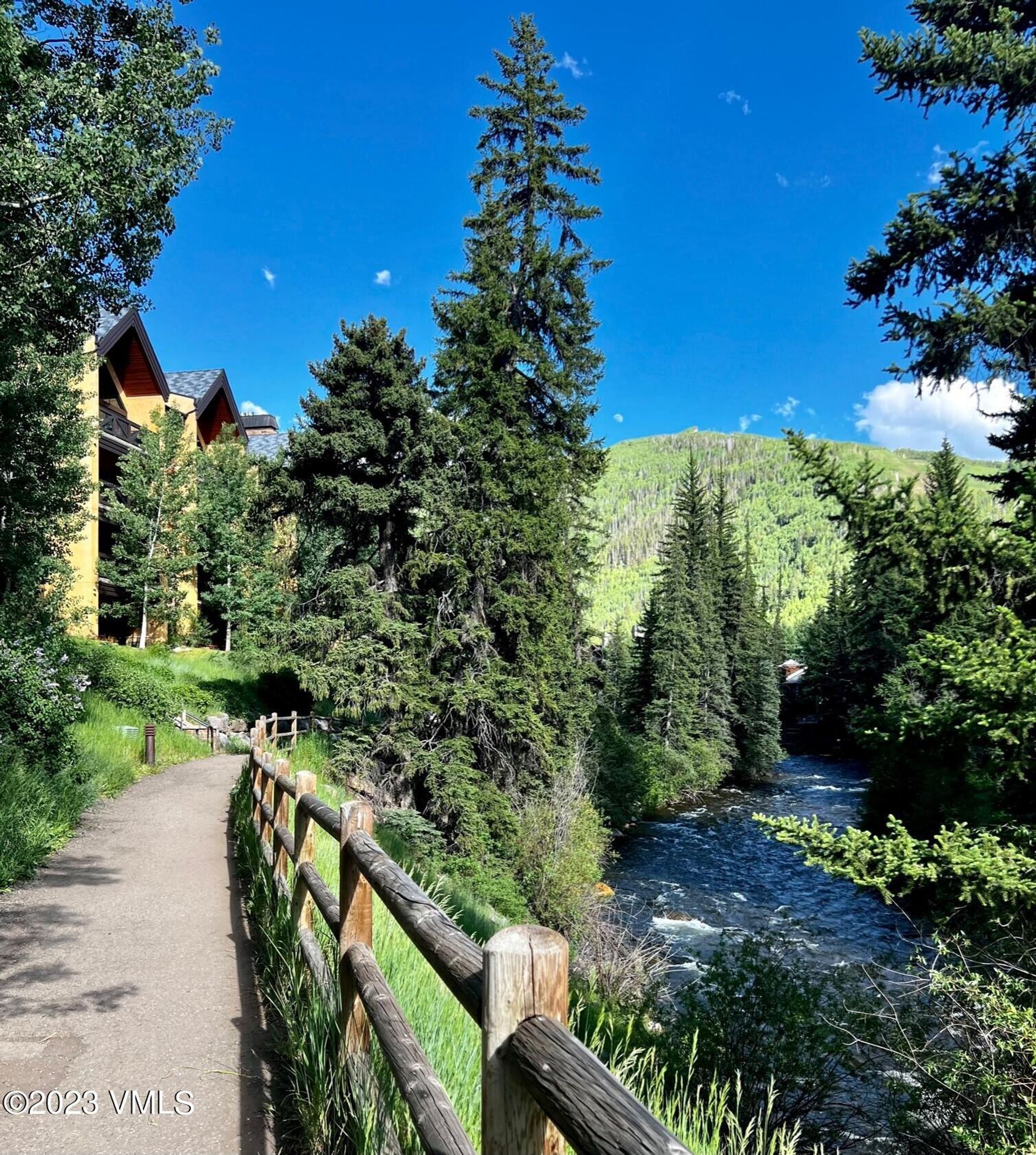 Condominium in Vail, Colorado 11956556