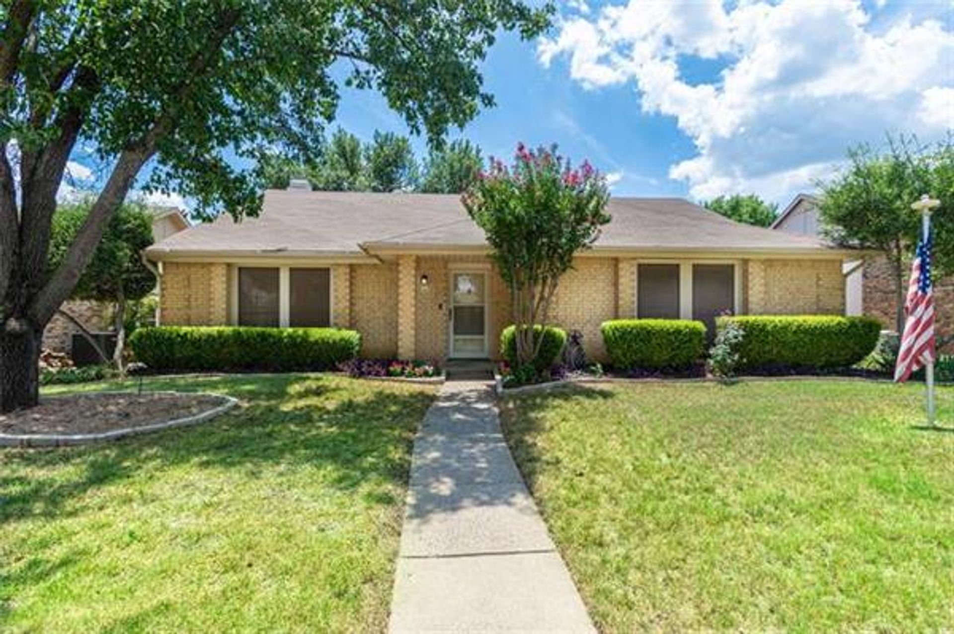 casa en Montículo de flores, Texas 11956707