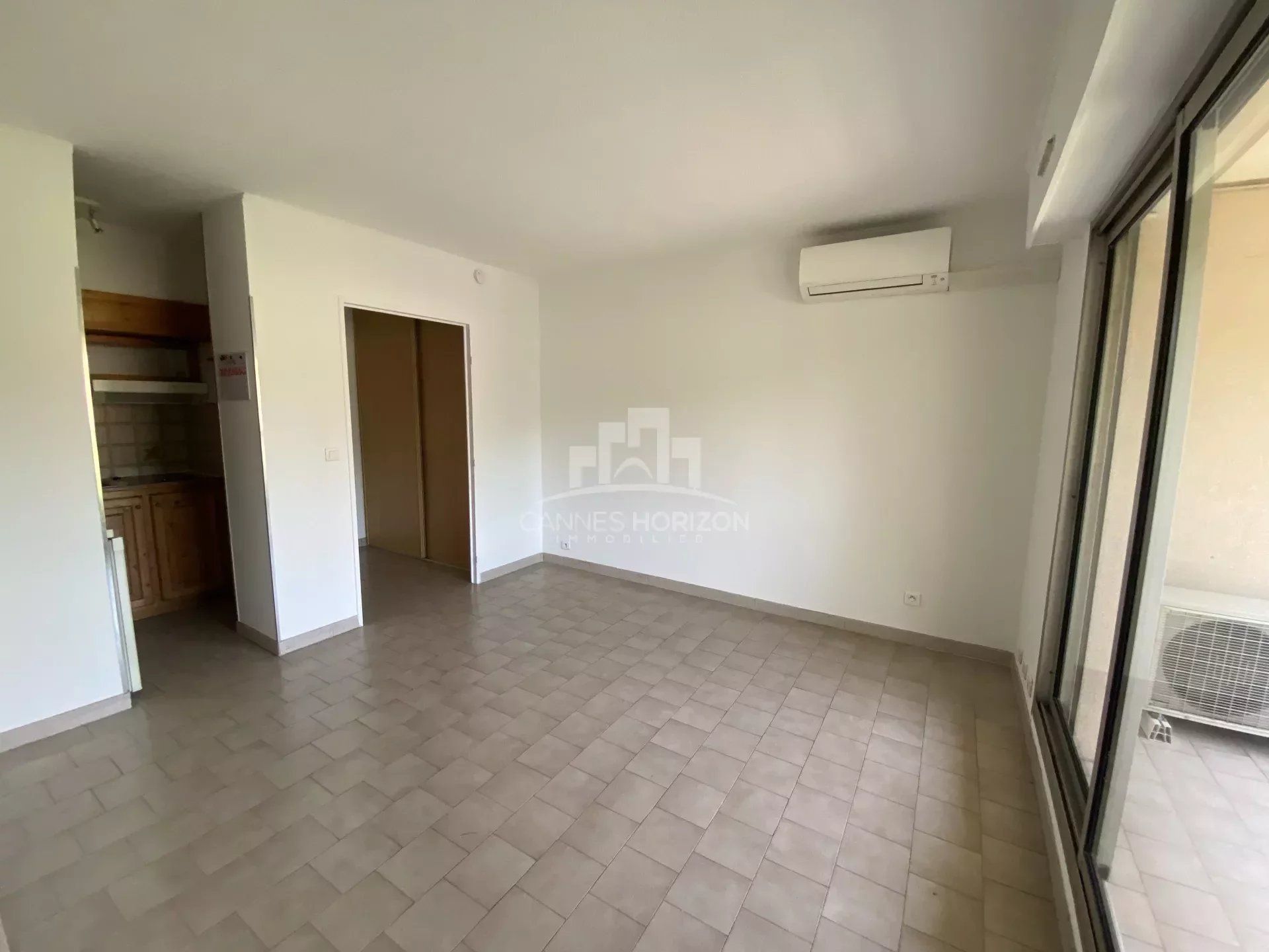 Condominio nel Le Cannet, Provenza-Alpi-Costa Azzurra 11956851