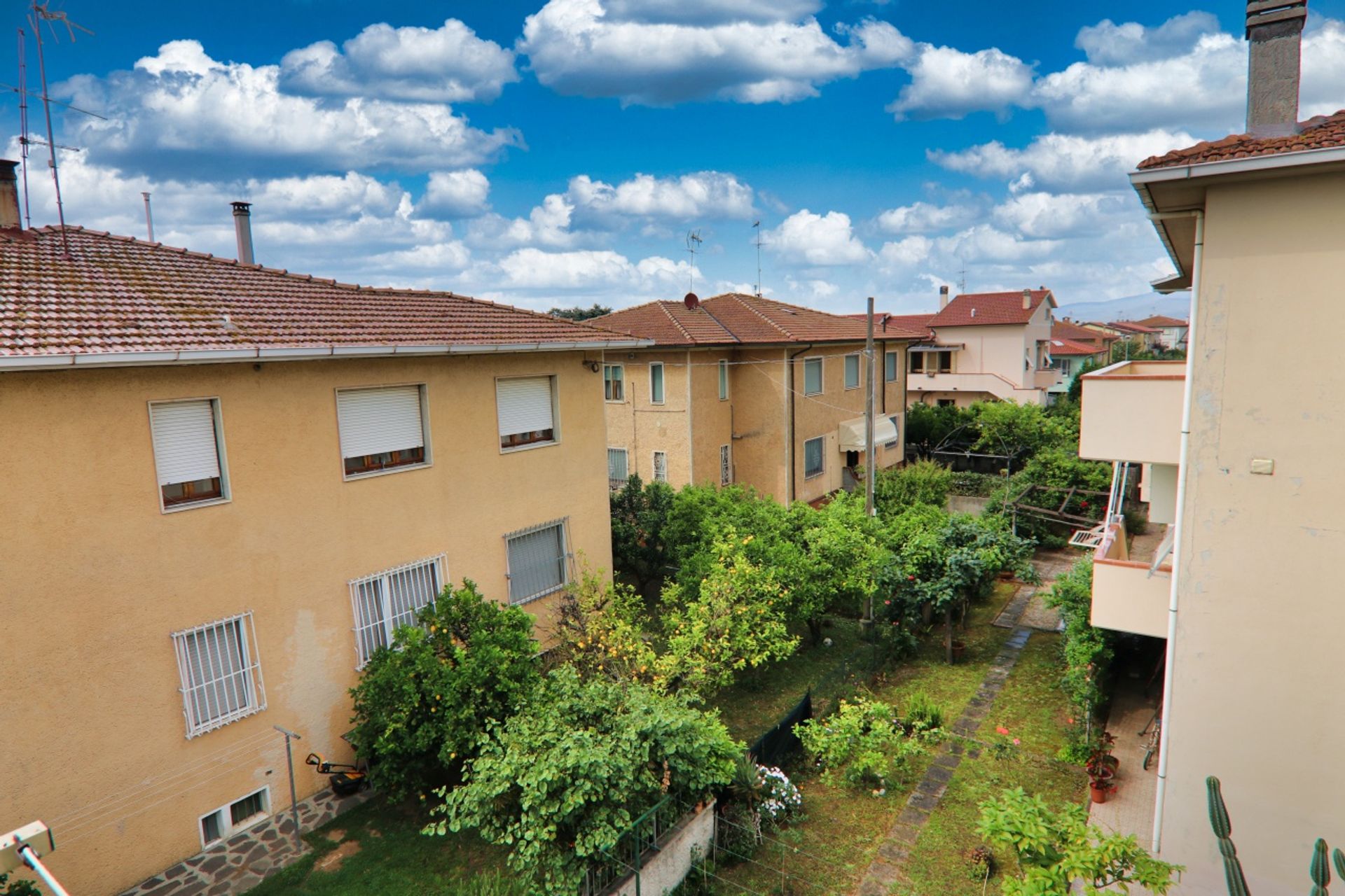 Condominium dans Donoratico, Via della Libertà 11957310