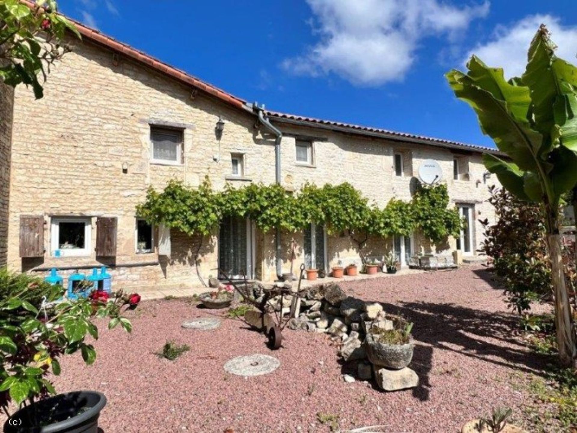 rumah dalam Barro, Nouvelle-Aquitaine 11957849