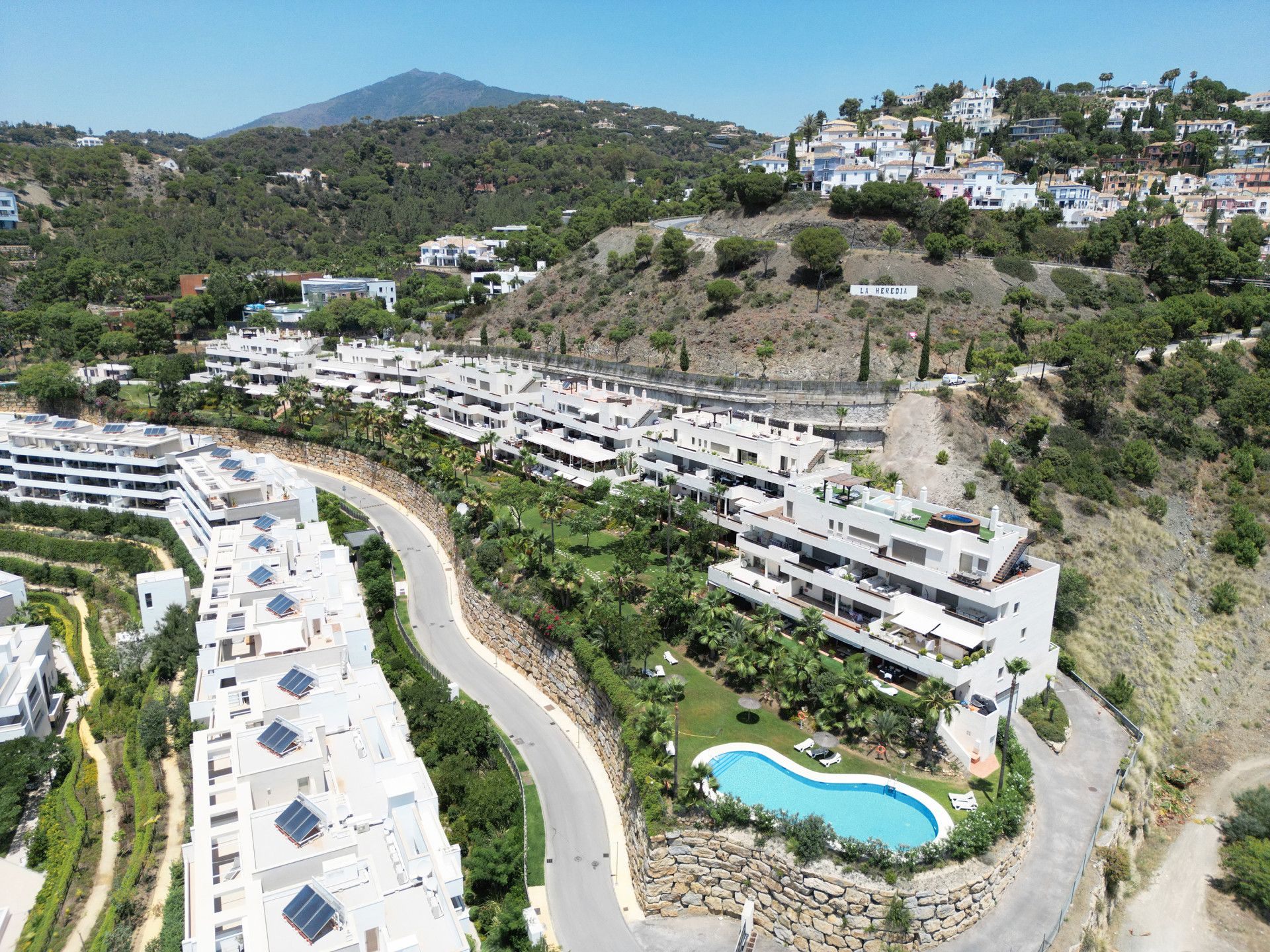 Condominium in Benahavis, Andalusia 11957992