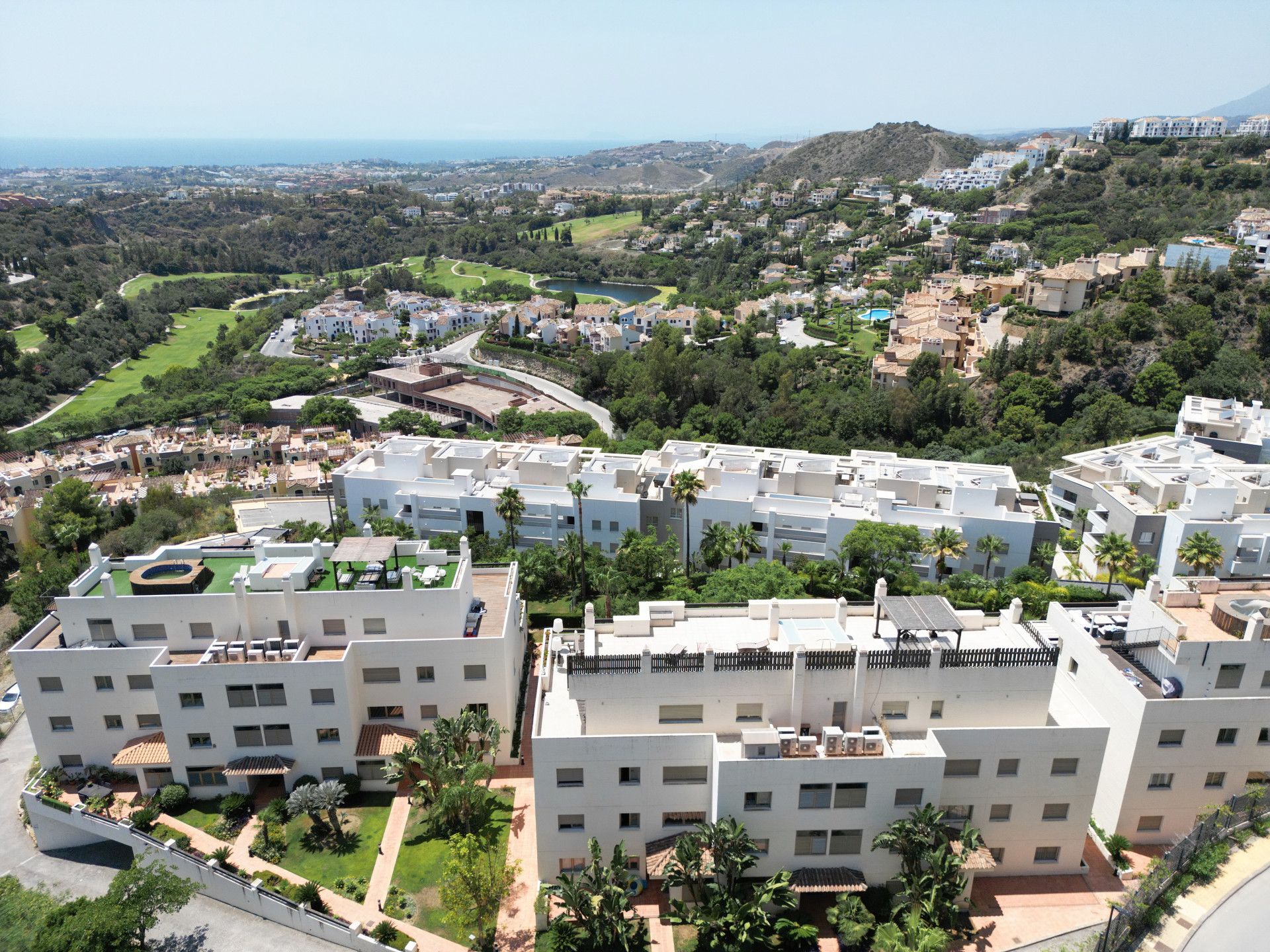 Condominium in Benahavis, Andalusia 11957992