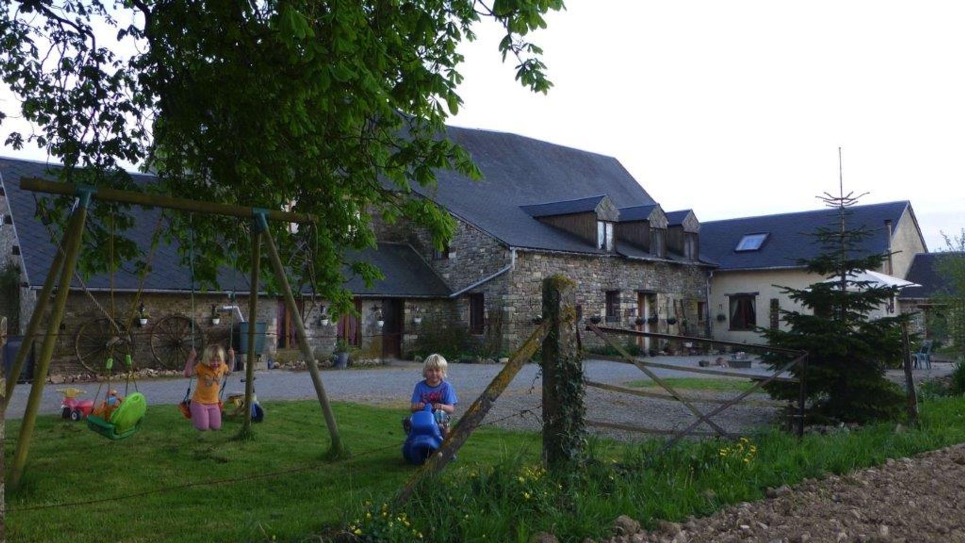 Другой в Souleuvre en Bocage, Normandie 11957999