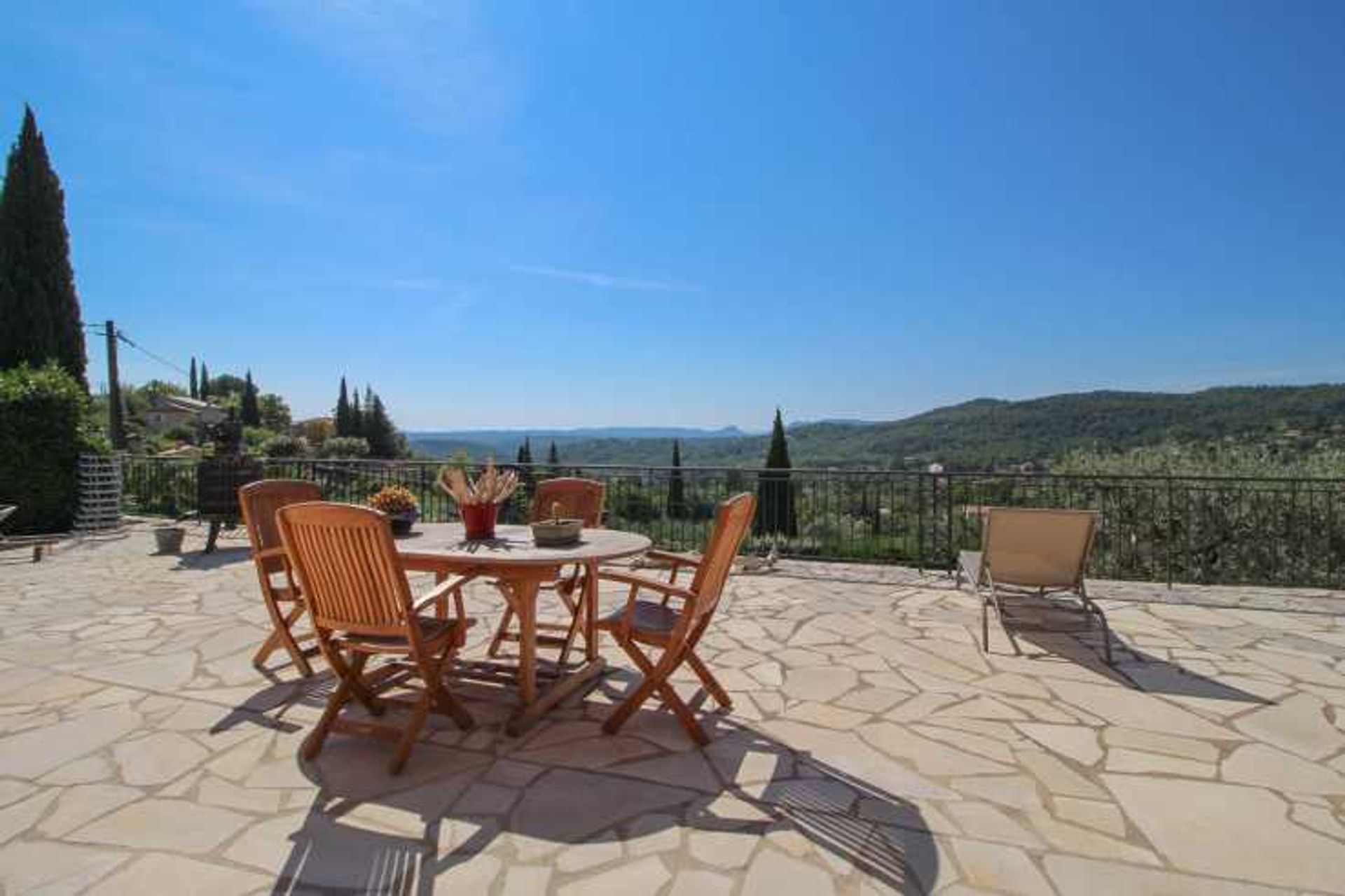 rumah dalam Seillans, Provence-Alpes-Côte d'Azur 11958928