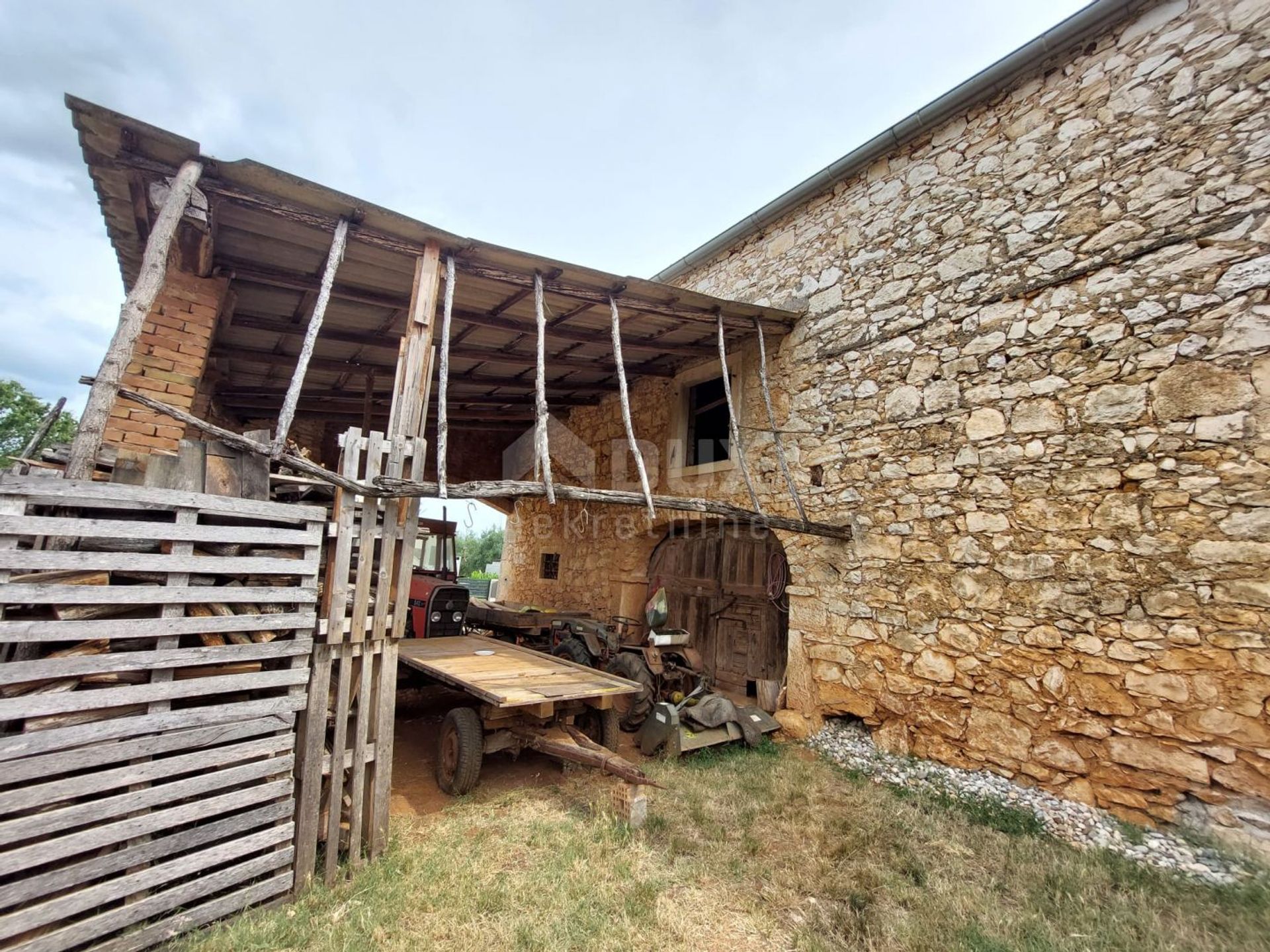 rumah dalam Brtonigla, Istria County 11959907