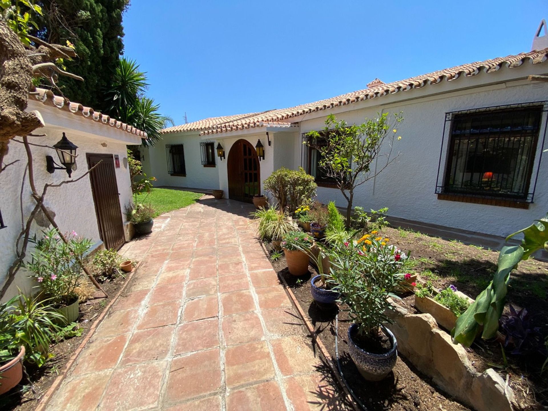 House in Fuengirola, Andalusia 11961169