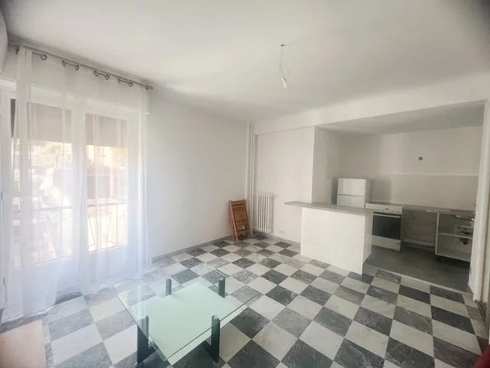 Condominium in Nice, Provence-Alpes-Cote d'Azur 11964506