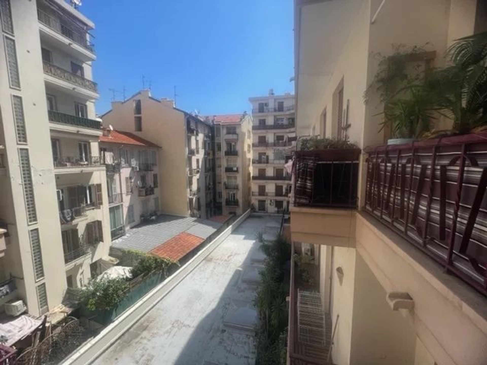 Condominium in Nice, Alpes-Maritimes 11964506