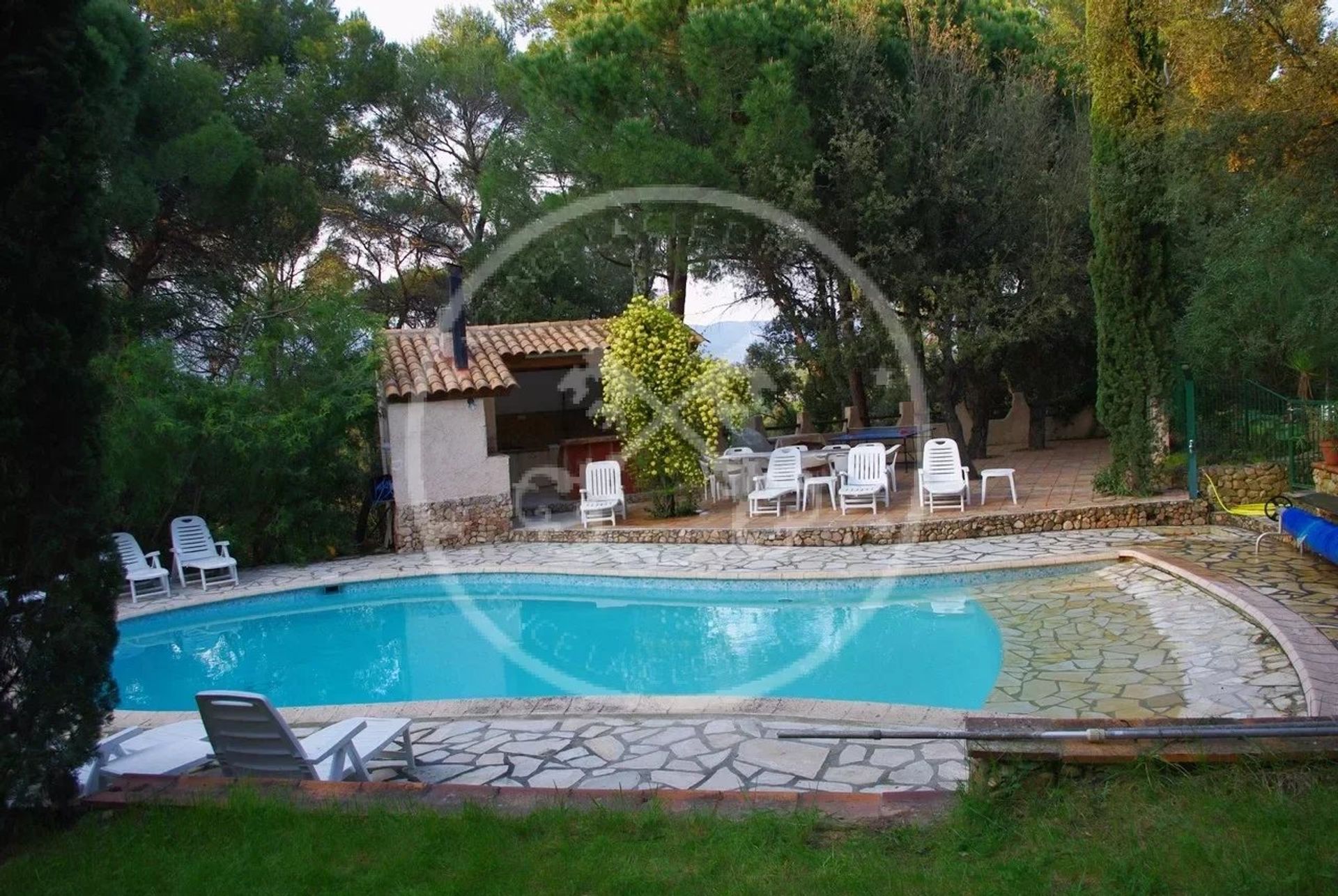 casa en Roquebrune-sur-Argens, Var 11964579