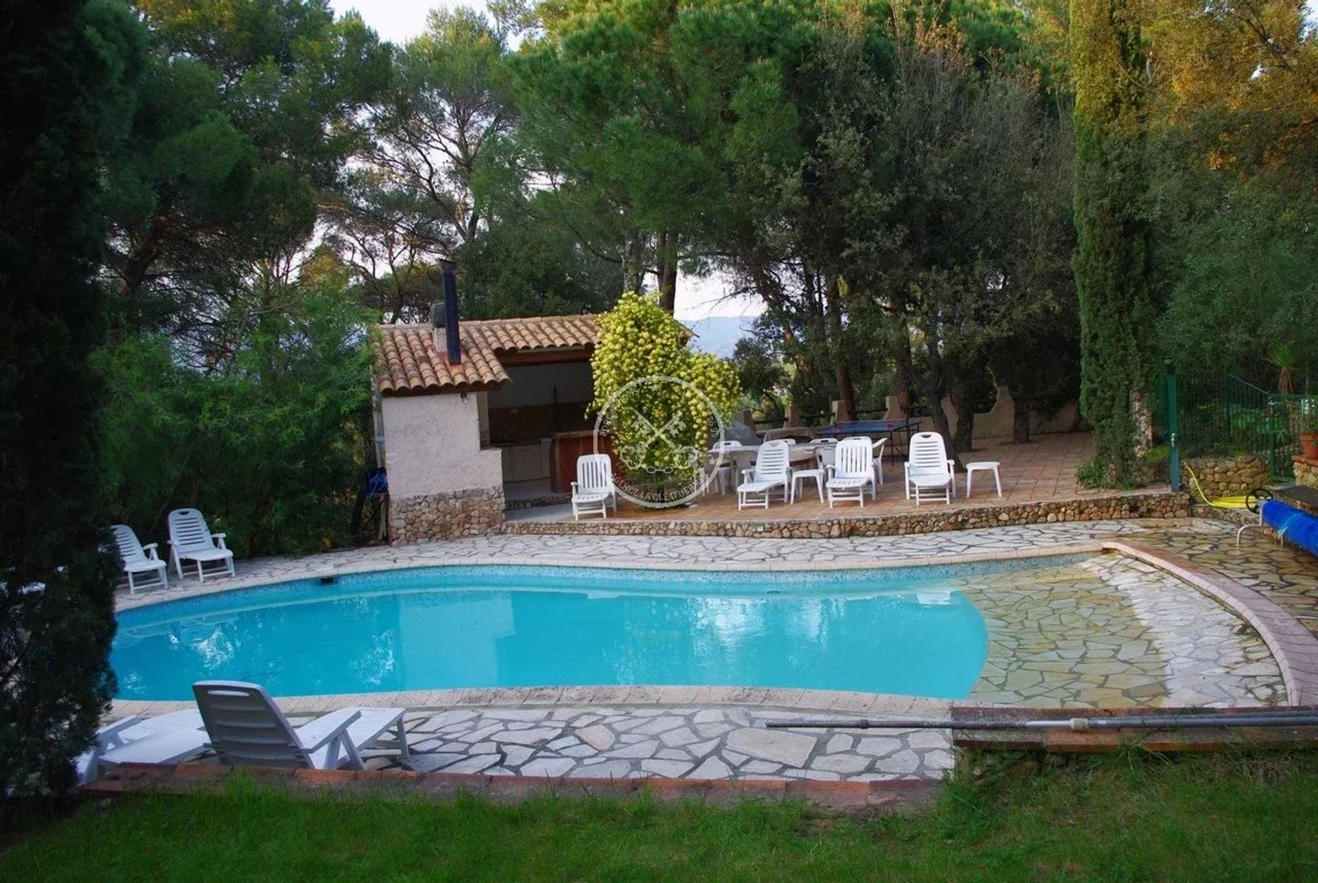 Huis in Roquebrune-sur-Argens, Var 11964579