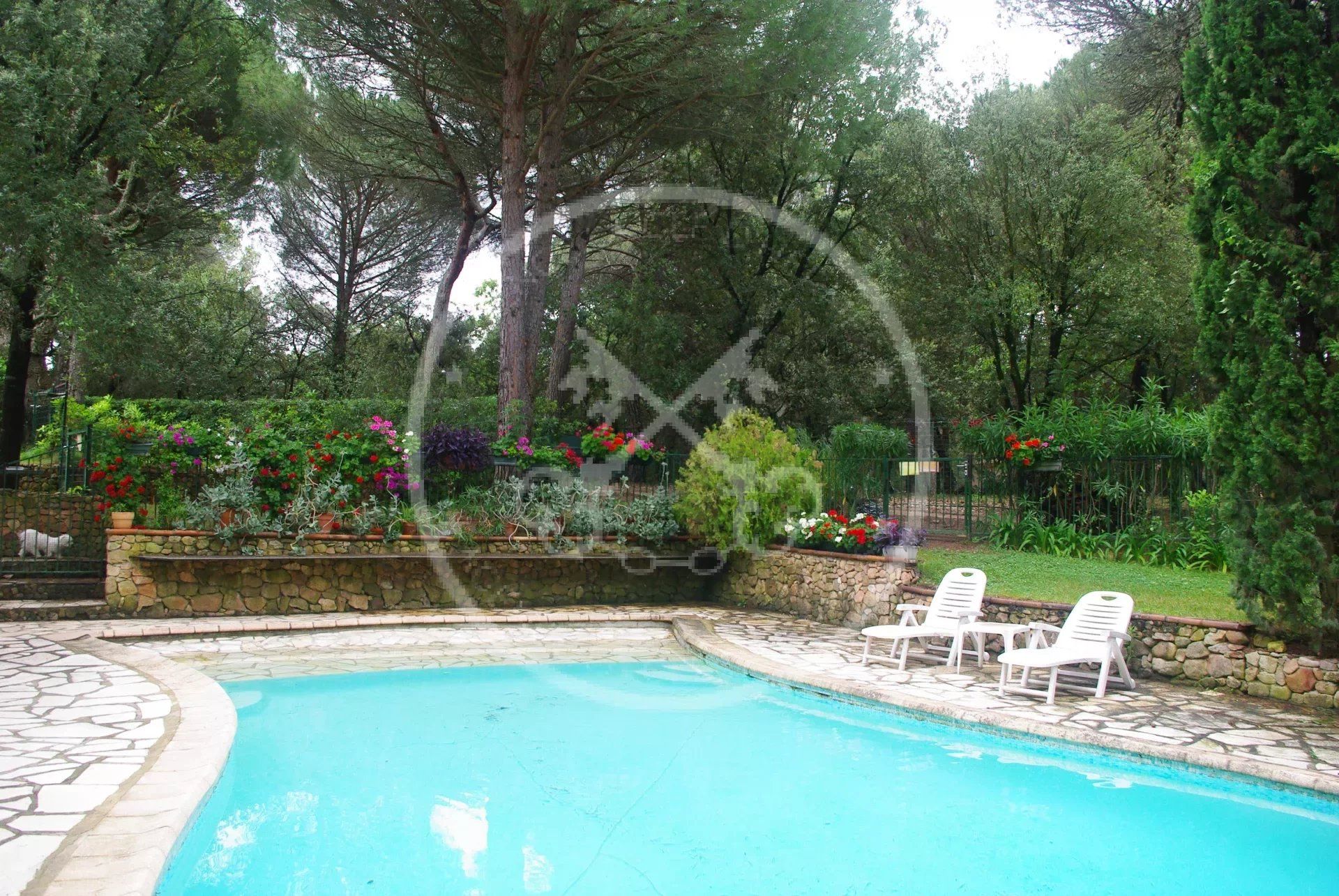 casa en Roquebrune-sur-Argens, Var 11964579