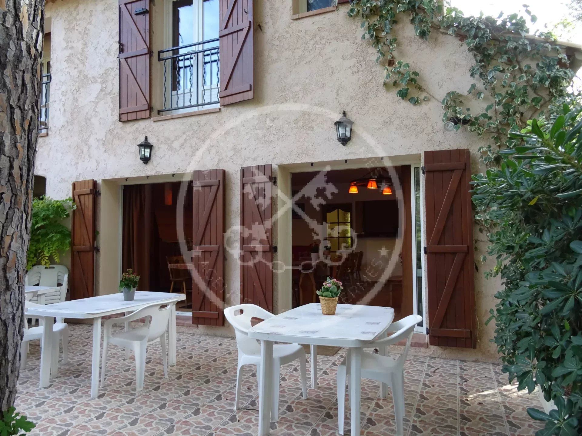 жилой дом в Roquebrune-sur-Argens, Var 11964579