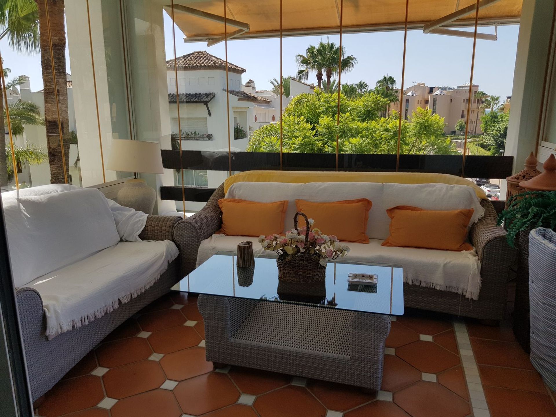 Condominium in Benahavis, Andalusia 11966000