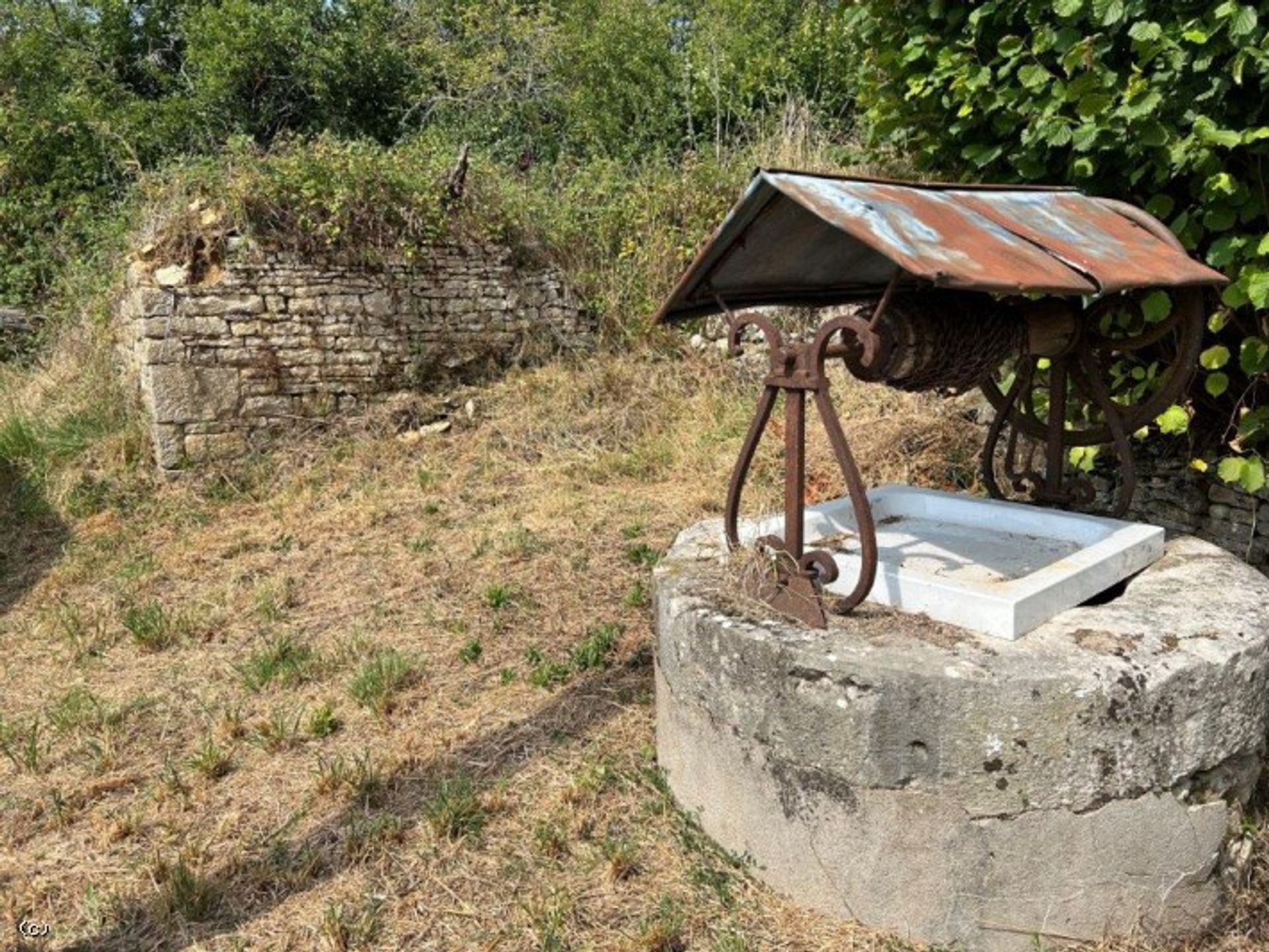 Dom w Champagne-Mouton, Nouvelle-Aquitaine 11968293