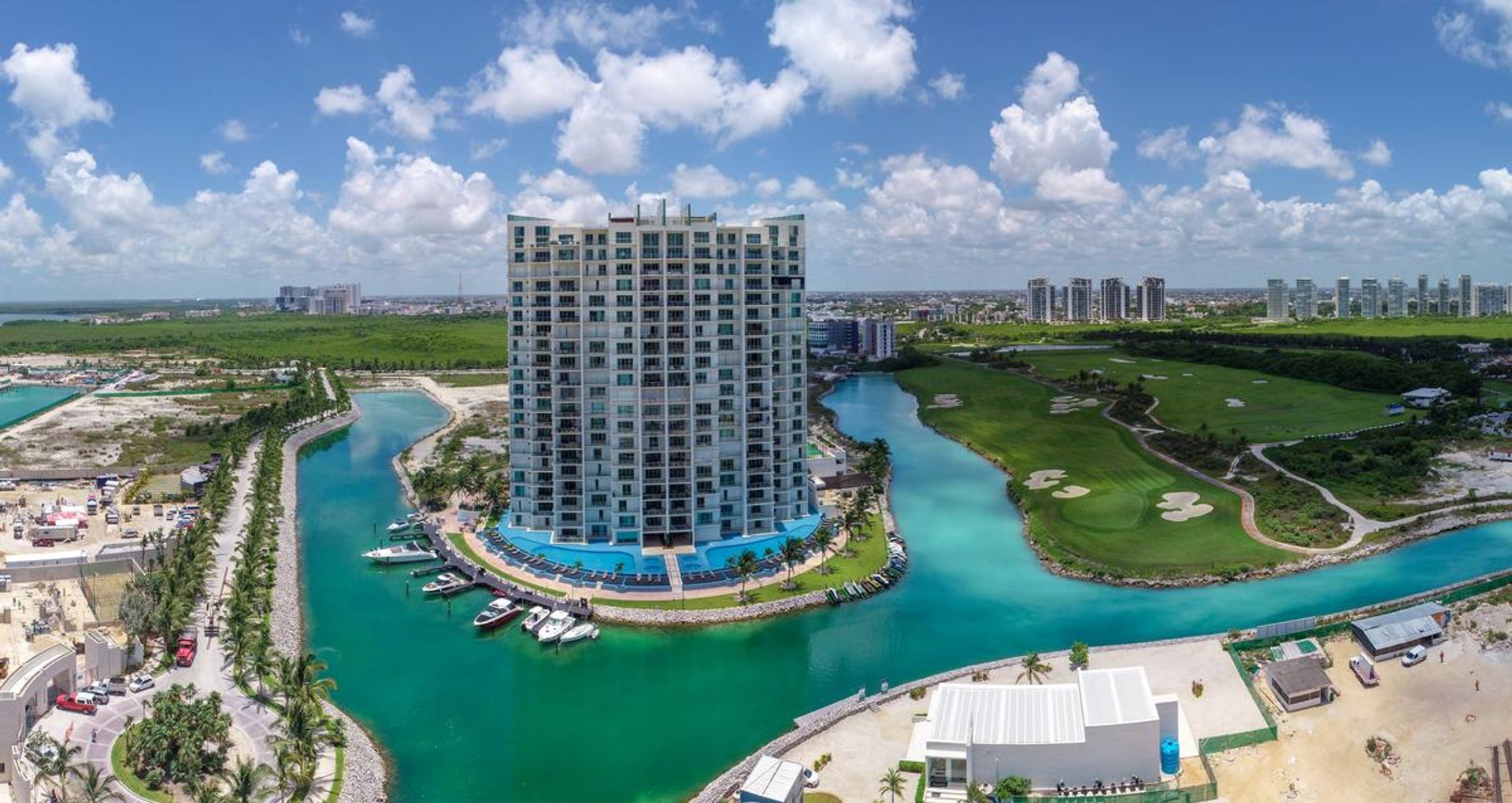 Condominium in Cancún, Quintana Roo 11968383