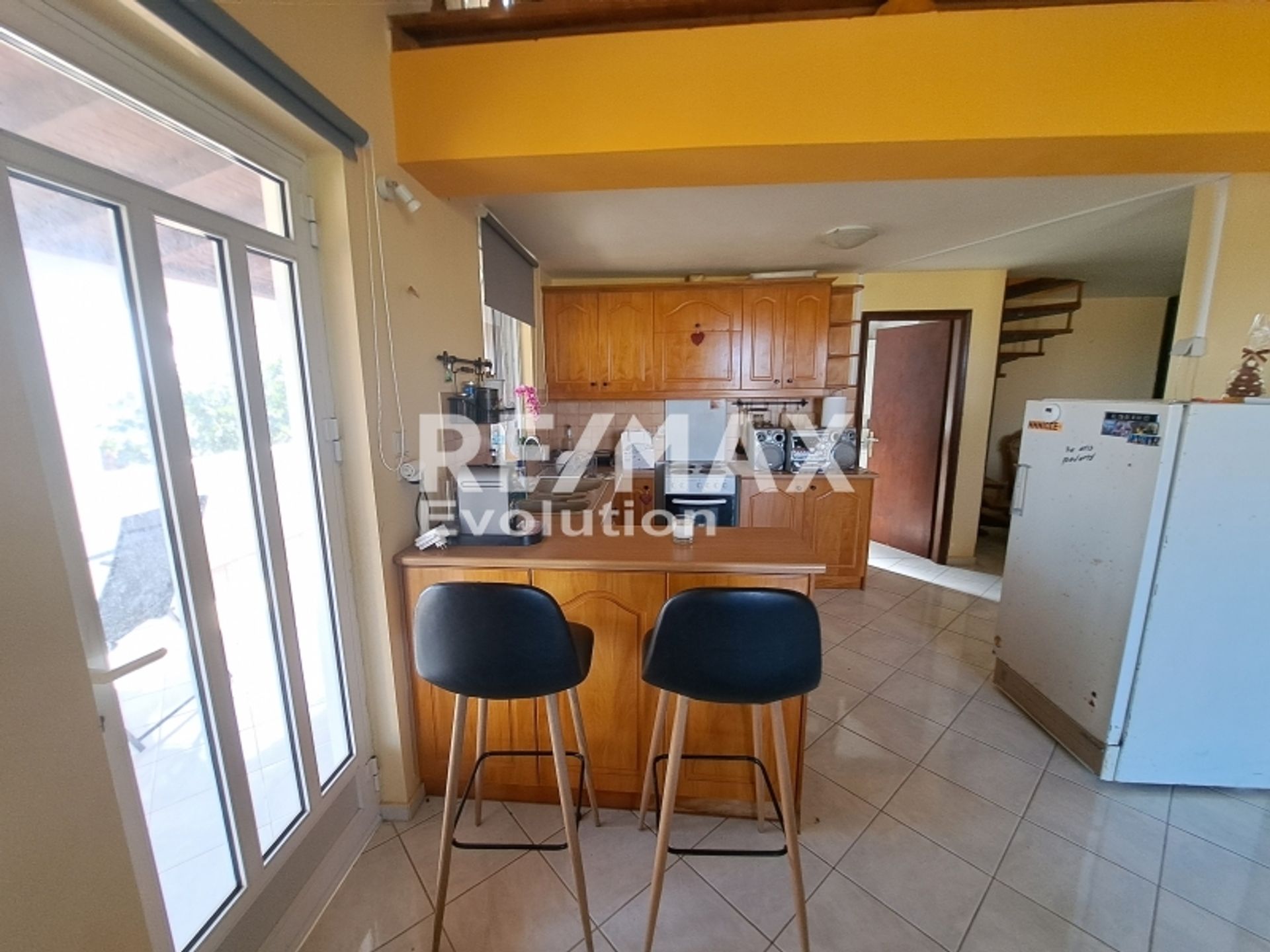 Condominium dans Anavissos,  11970852