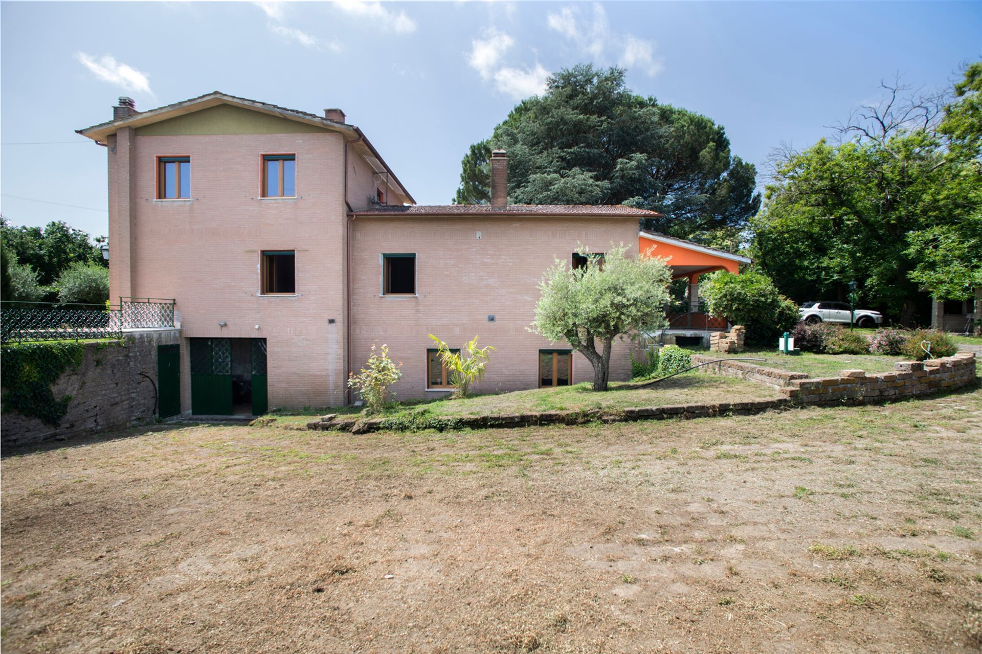 House in Sutri, Lazio 11971919