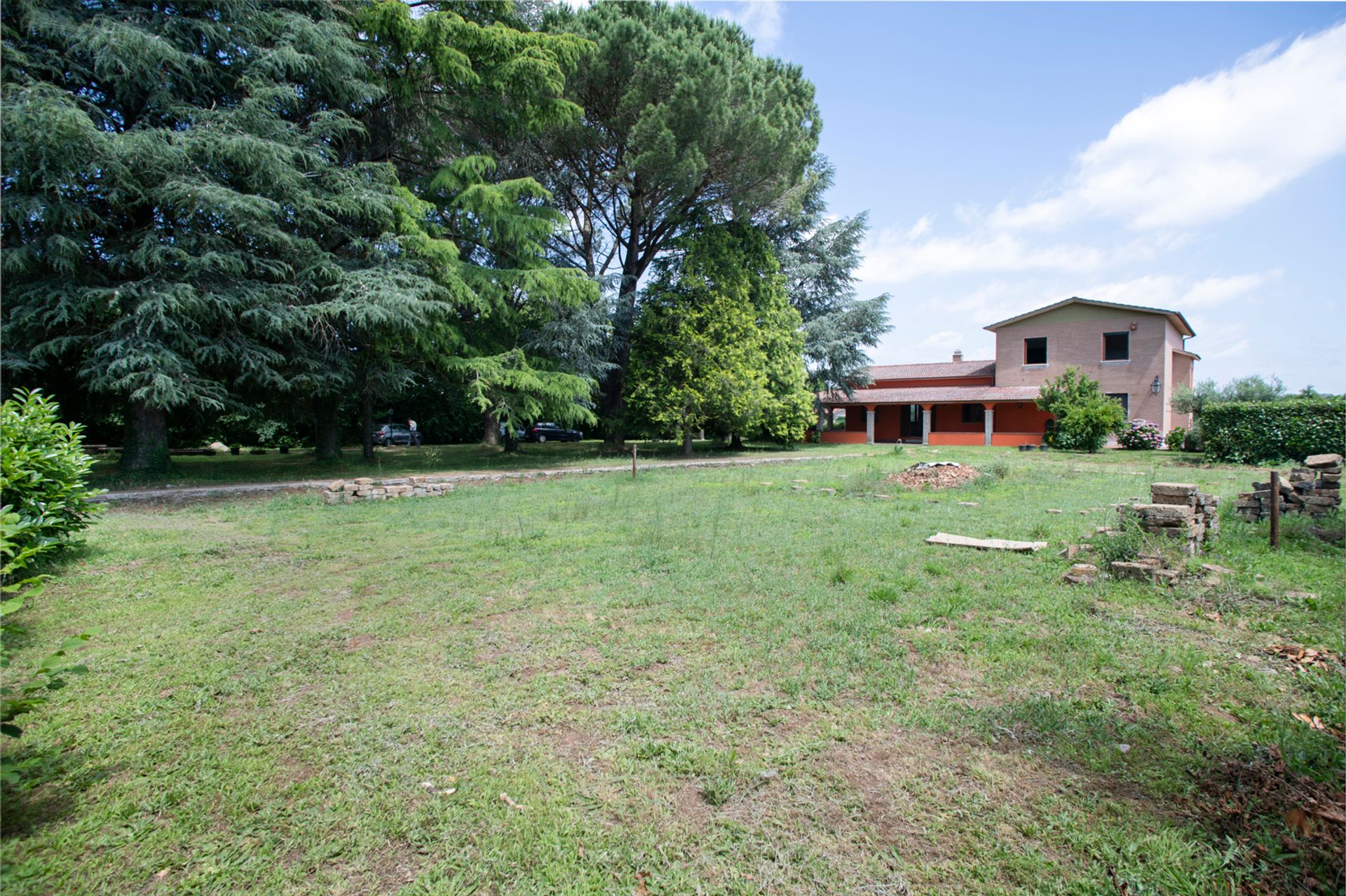 House in Sutri, Lazio 11971919