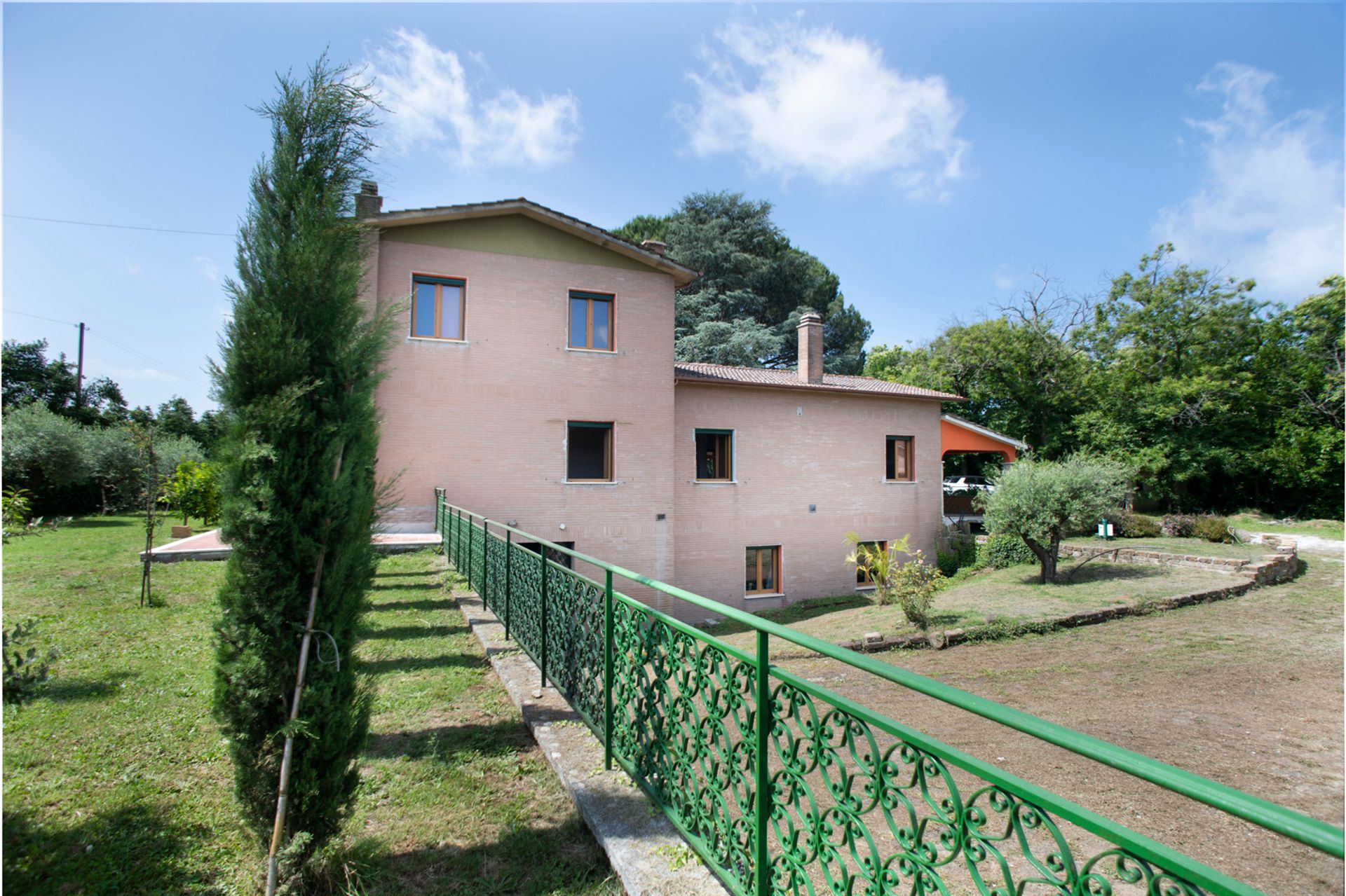 House in Sutri, Lazio 11971919