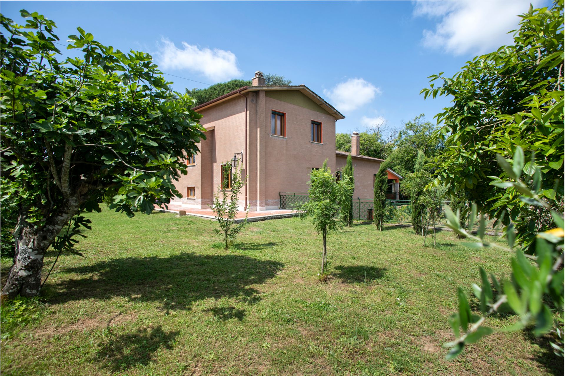 House in Sutri, Lazio 11971919