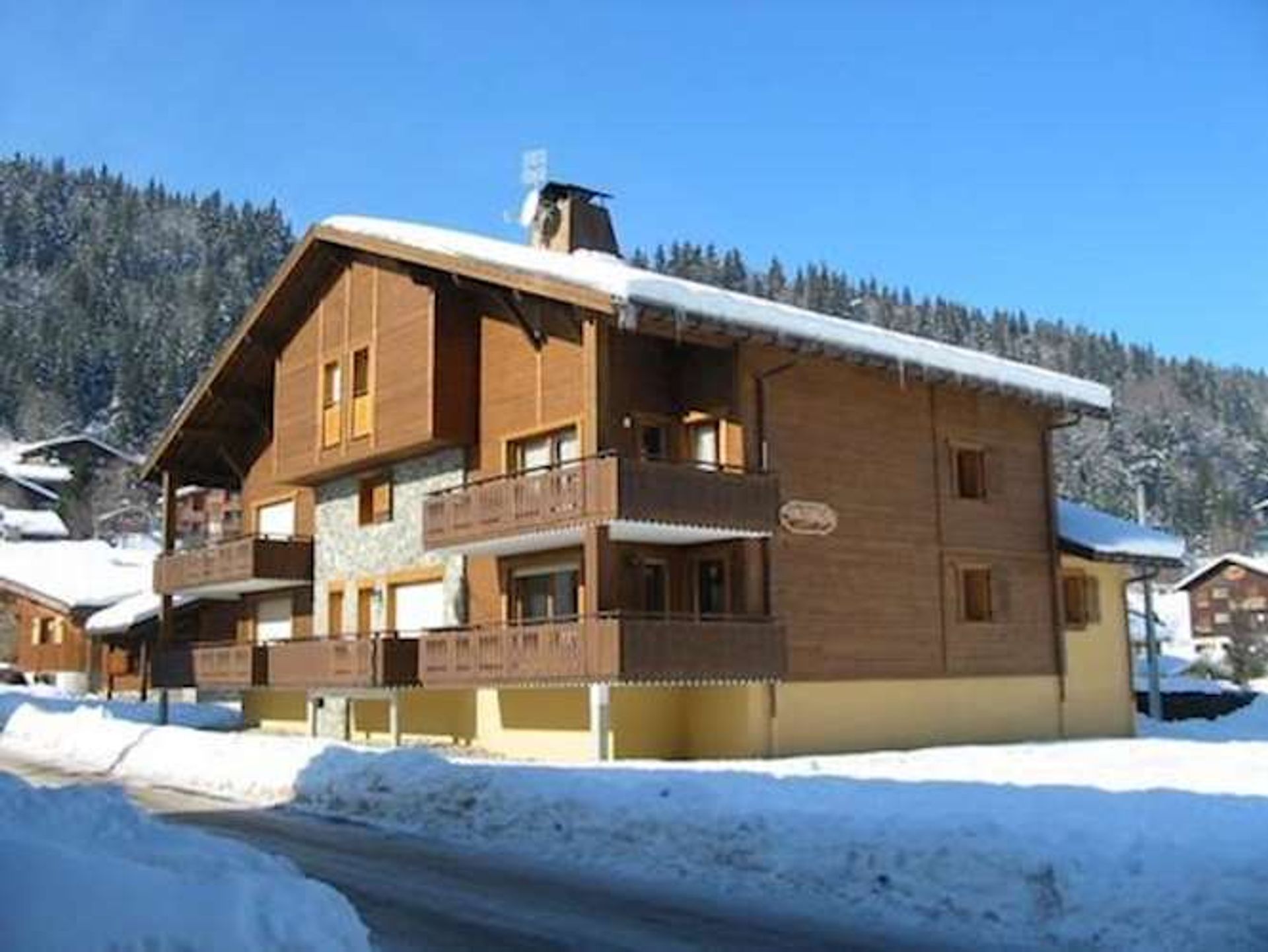 Condominium in Morzine, Auvergne-Rhône-Alpes 11972369