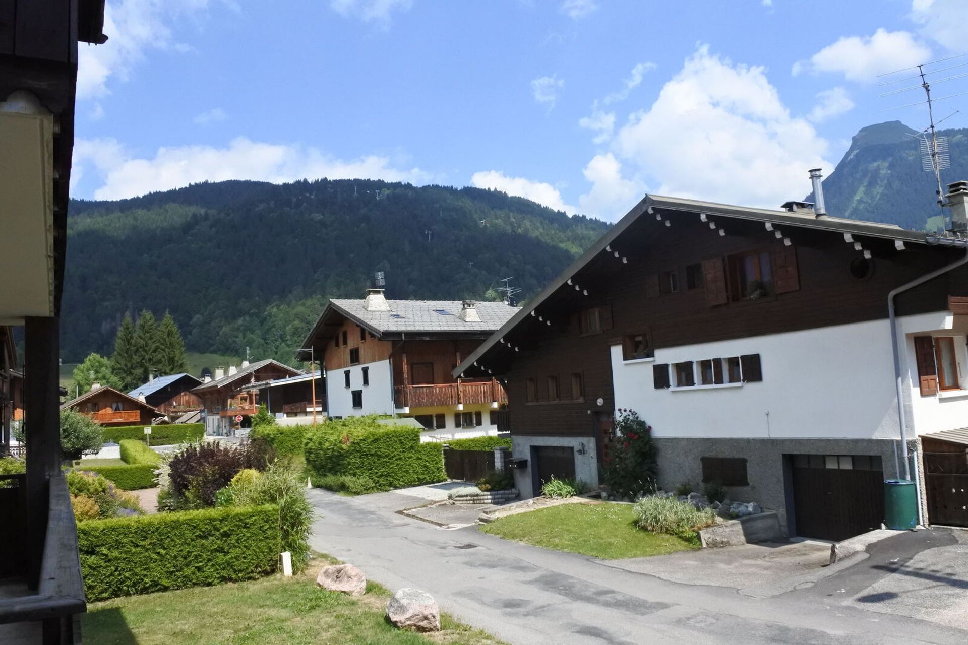 Condominium in Morzine, Auvergne-Rhône-Alpes 11972369