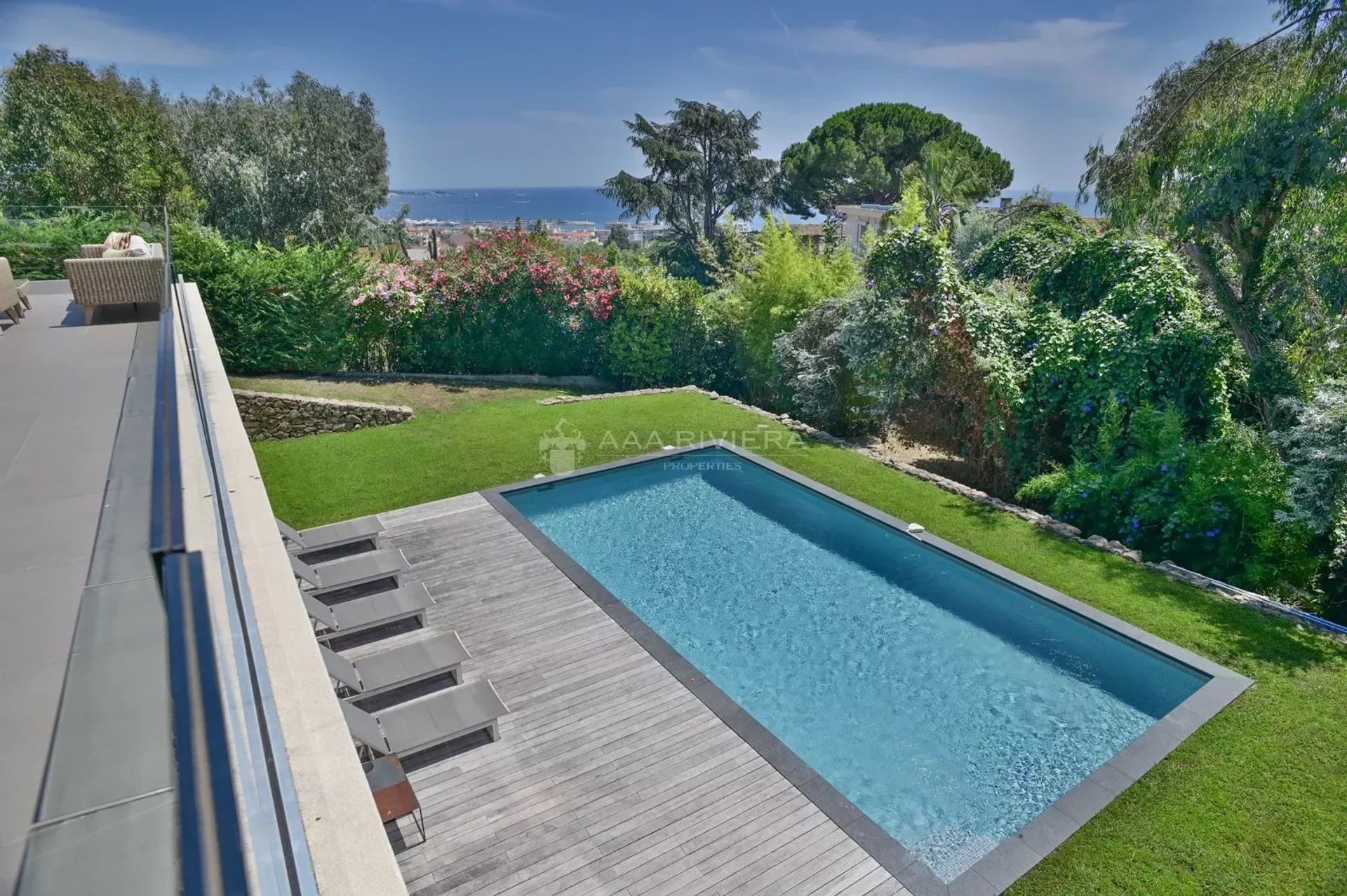 Huis in Golfe-Juan, Alpes-Maritimes 11973372