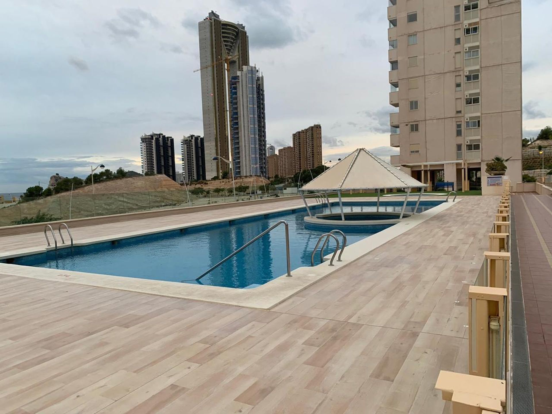 Condominium in La Nucia, Comunitat Valenciana 11976333