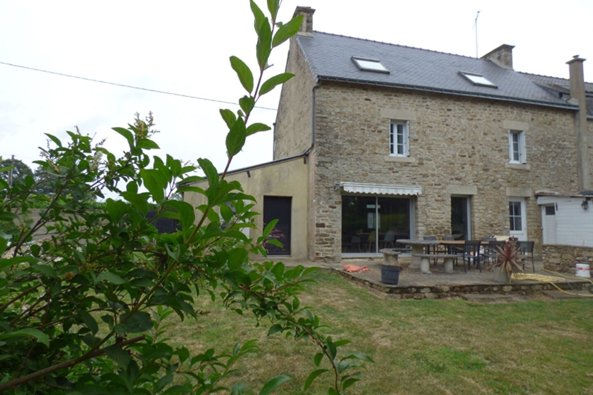 Hus i La Chapelle, Bretagne 11977827