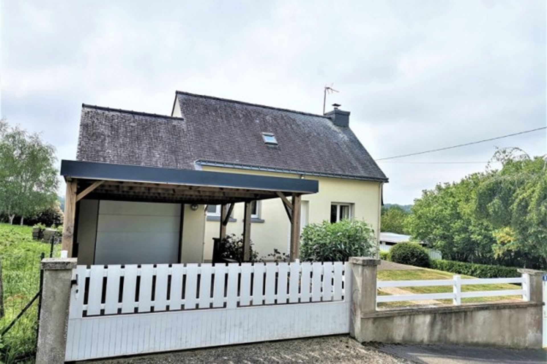 rumah dalam La Gree-Saint-Laurent, Bretagne 11977855