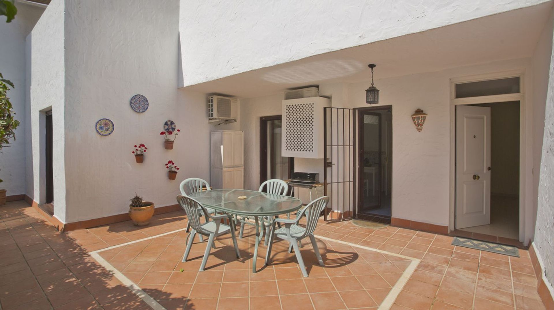 Condominium in Marbella, Andalusië 11978975