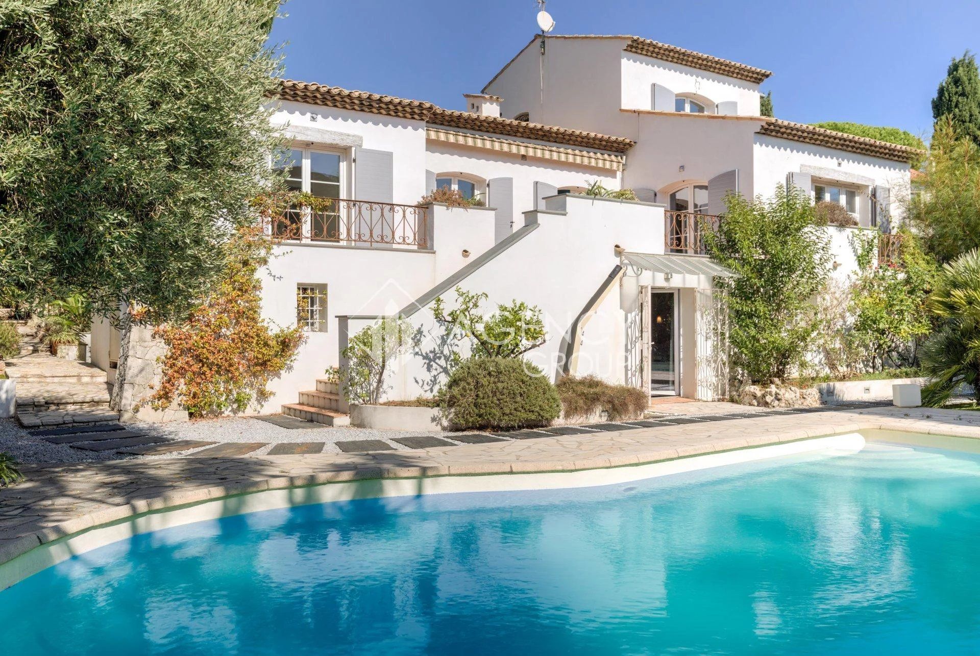 Rumah di Cannes, Provence-Alpes-Cote d'Azur 11980836